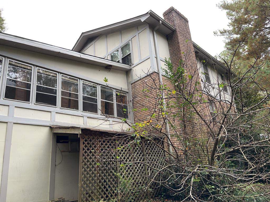 Board and Batten Siding Installation and Railing Replacement in Lilburn, GA by Nelson Exteriors 