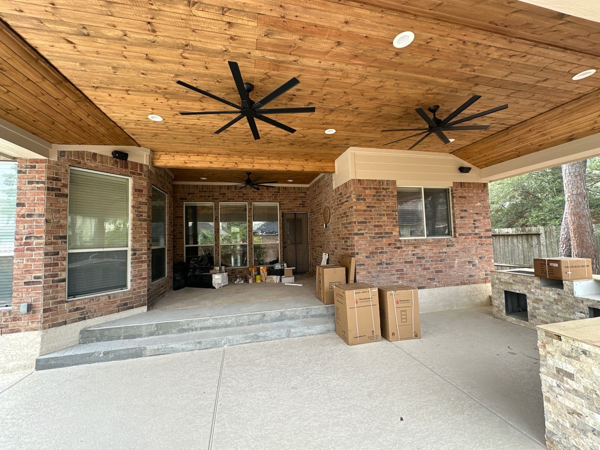 Pool, Patio Cover and Summer Kitchen in Sterling Ridge by SophAlx LLC