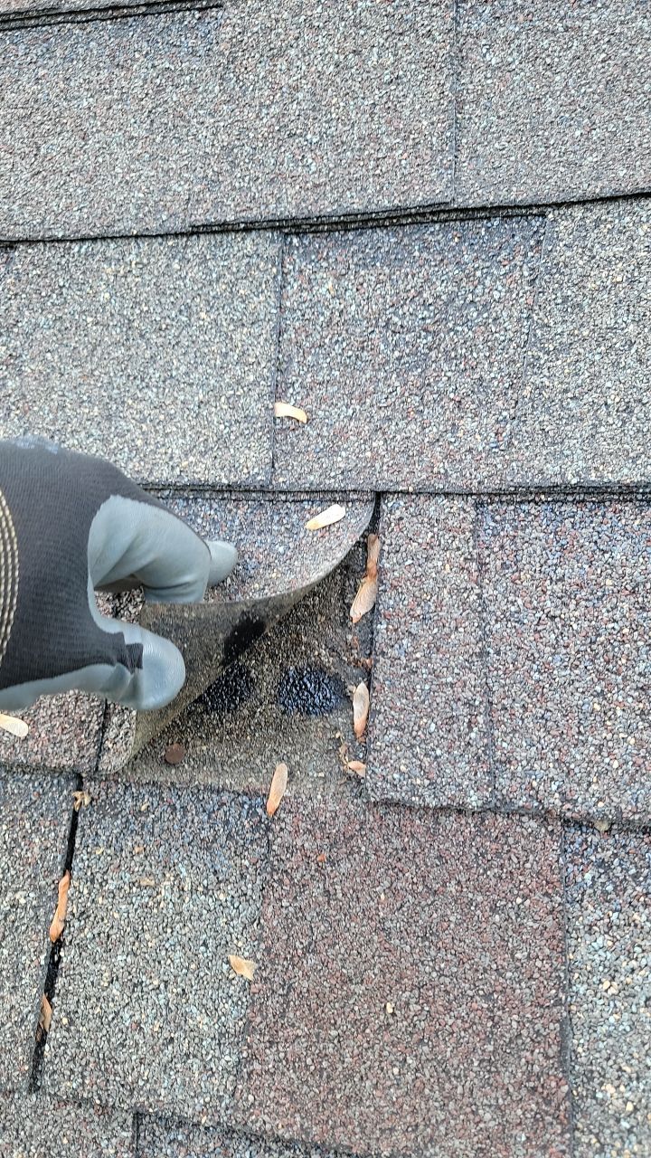 Brand: Atlas Pinnacle Color: Pristine Scotchgarde Pewter Drip: White by Eagle Eye Roofing