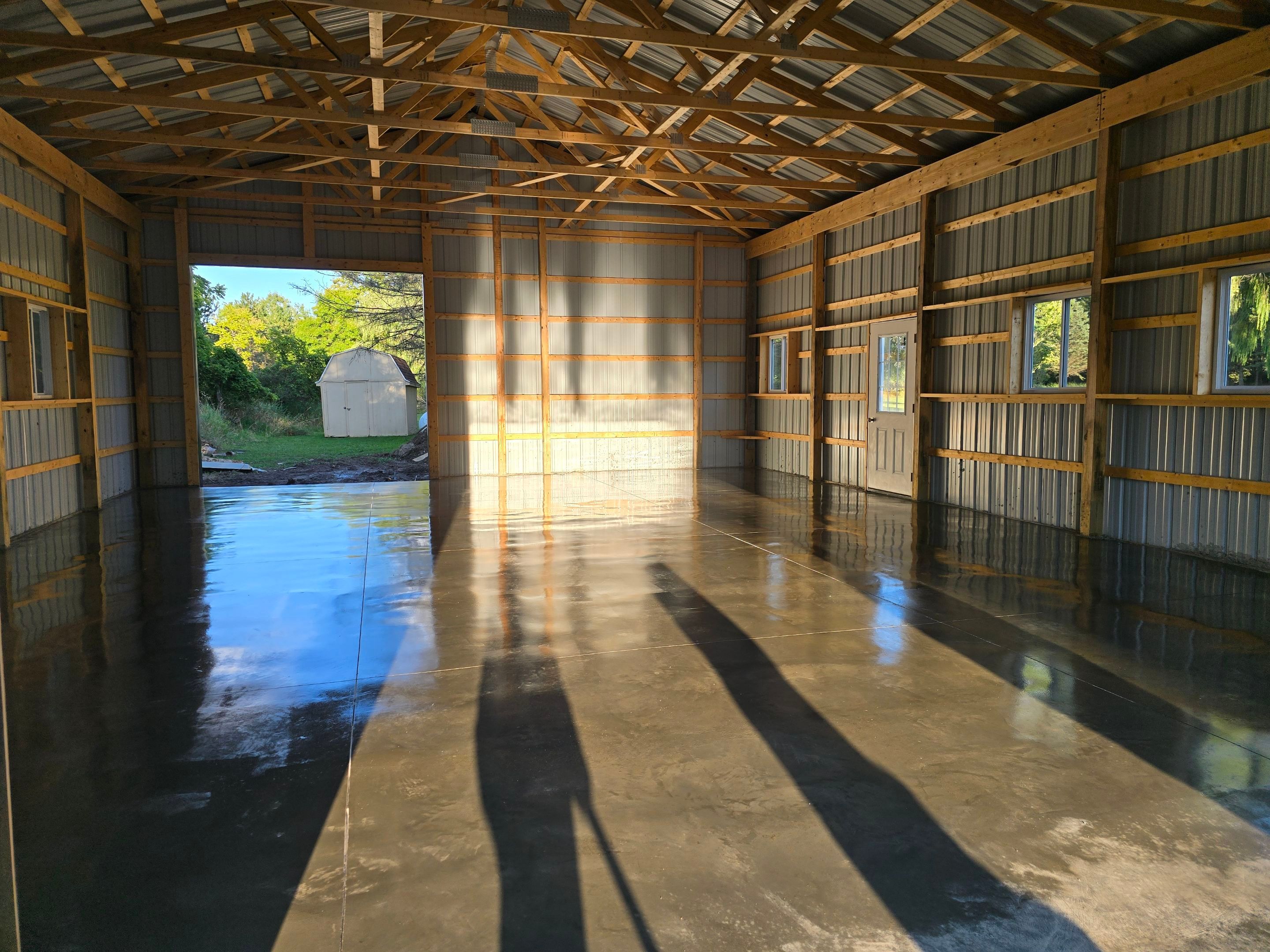 Polebarn  by Horst Custom Homes 