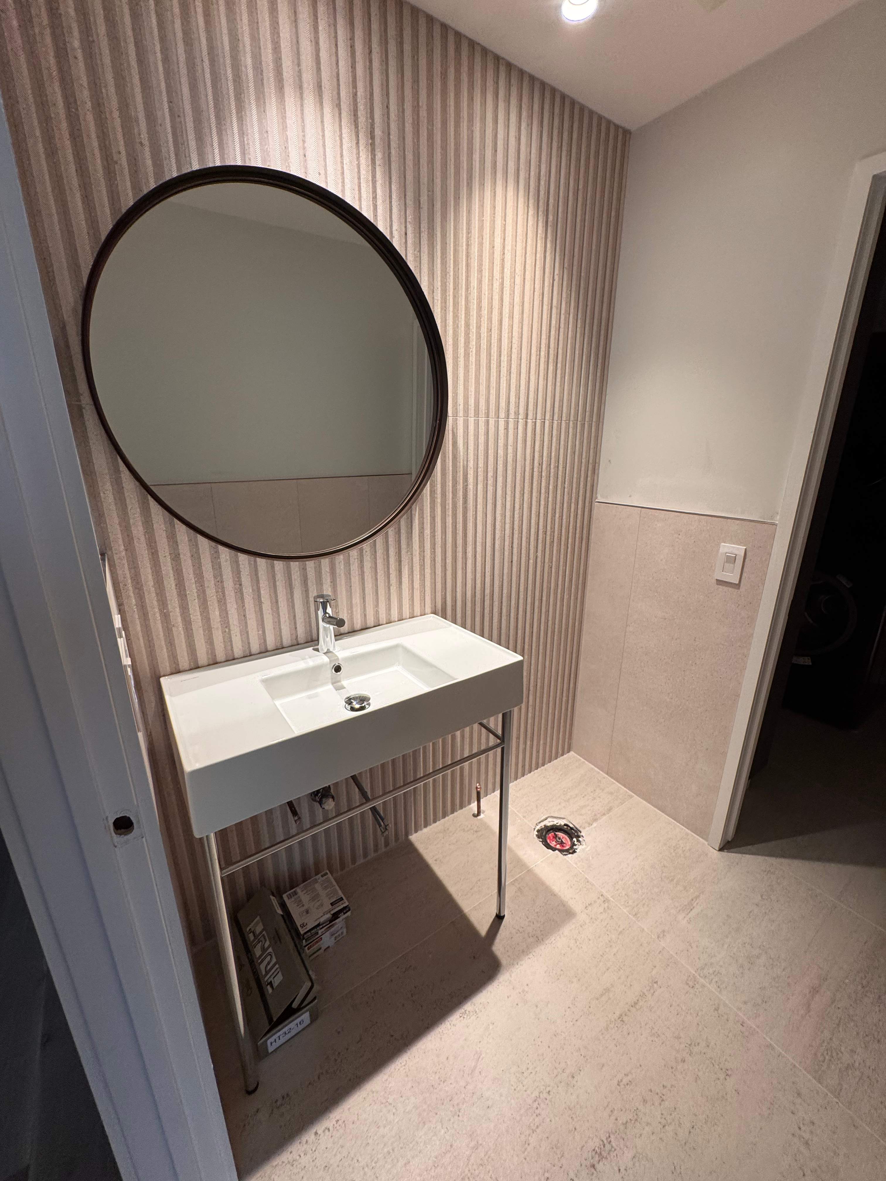 Two bathrooms renovation by Prudencio