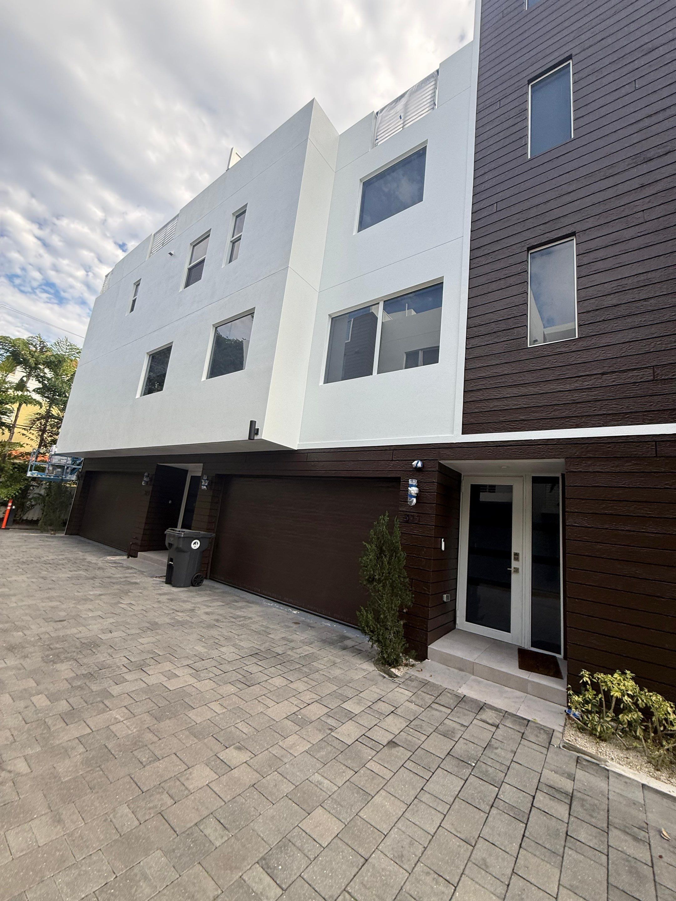 Fort Lauderdale Town Homes Exterior Painting by John “The Greek” Painting
