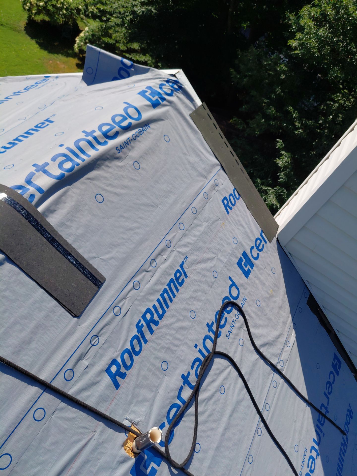 Lorton: Residential Roof with CertainTeed Landmark Pro in Max Def Moire Black by RM Banning, Inc.