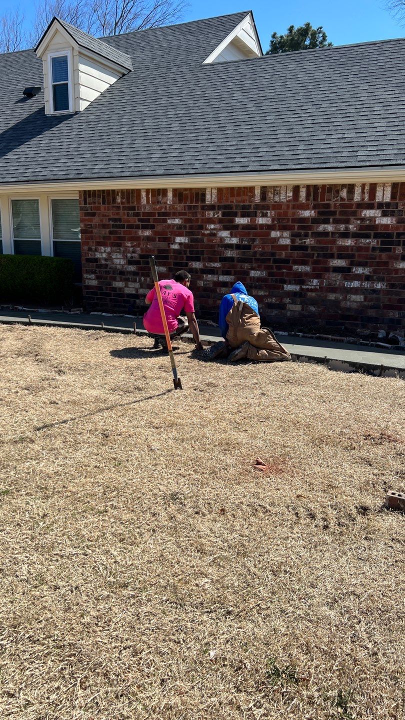 Concrete sidewalk using Concrete by Clays Services Inc
