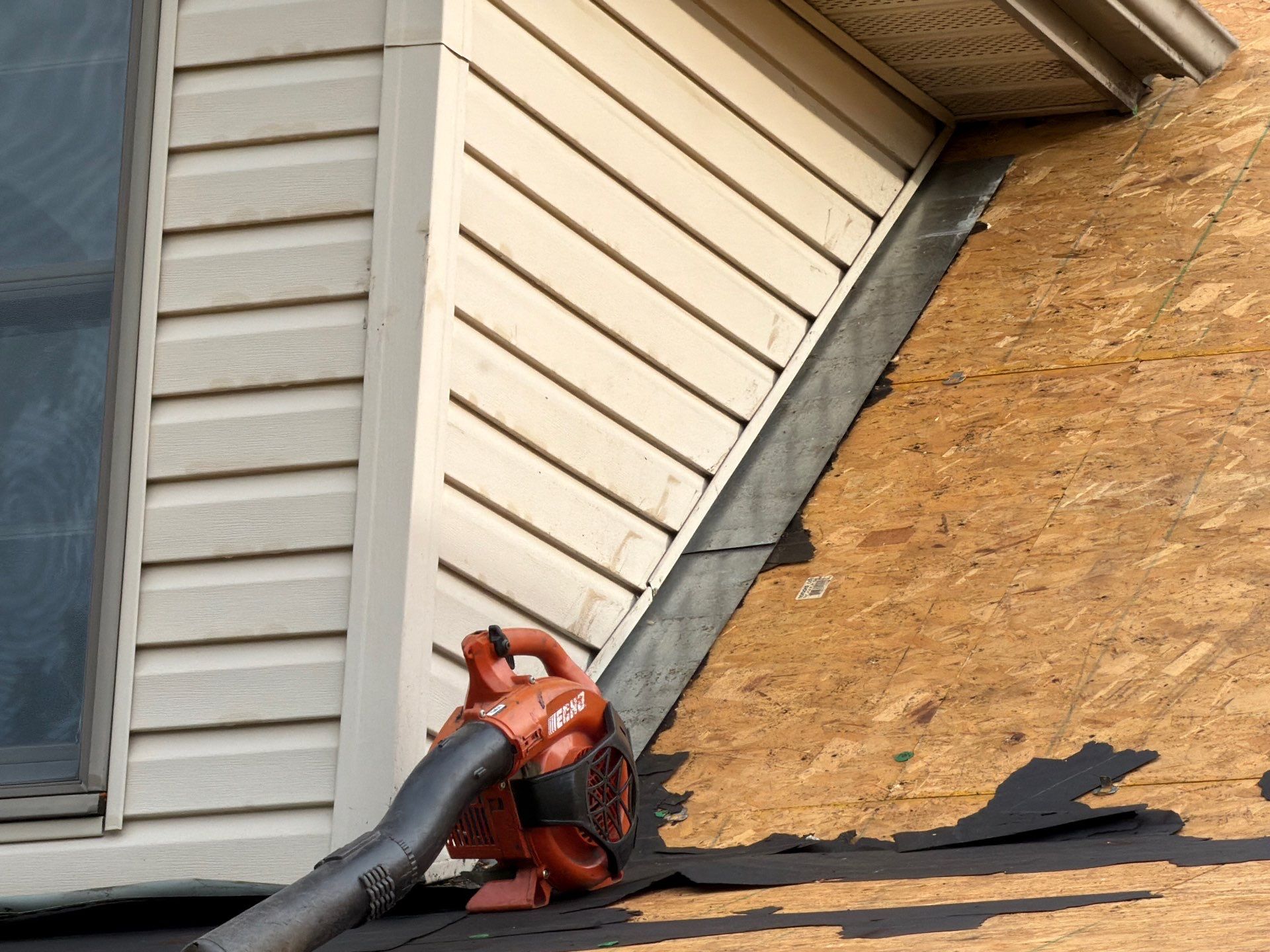 Residential Roof Replacement and Siding Installation in Franklin, OH by XPRO ELITE LLC