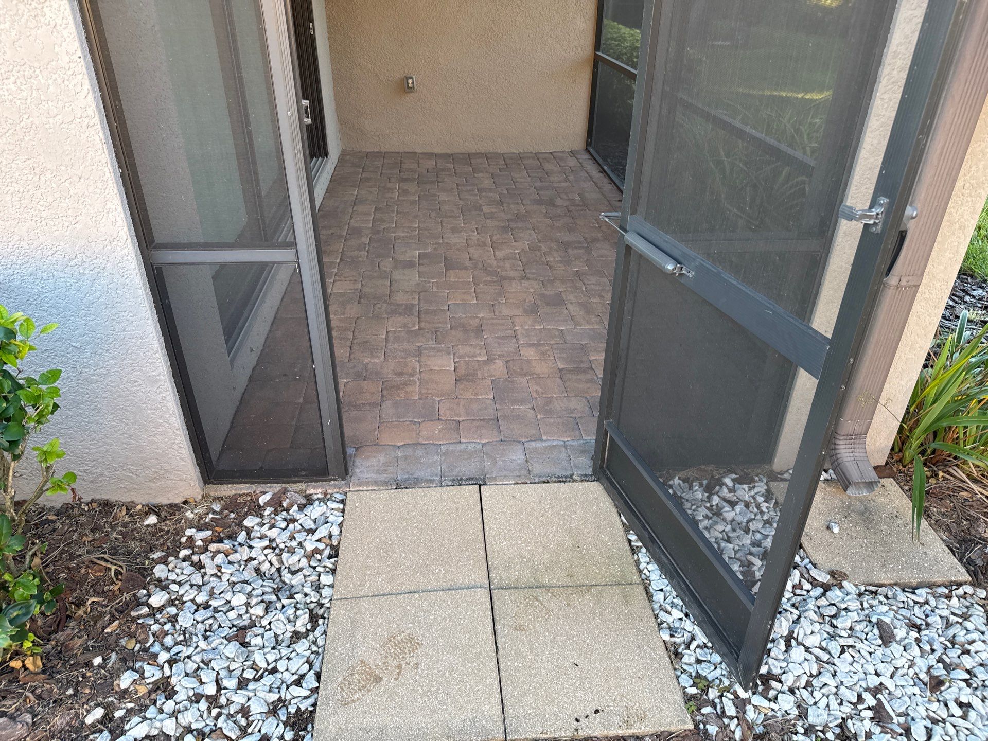 Paver Driveway, Walkway, Patio & Concrete Sidewalk Cleaning in Artisan Lakes Esplanade, Palmetto, FL | Sunshine AquaWash by Sunshine AquaWash