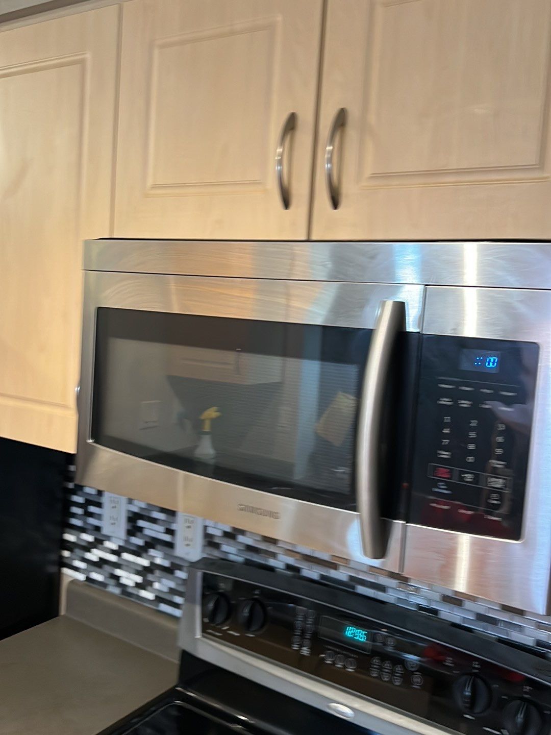 Moveout Clean - Very dirty by Tidyups Cleaning Service Inc