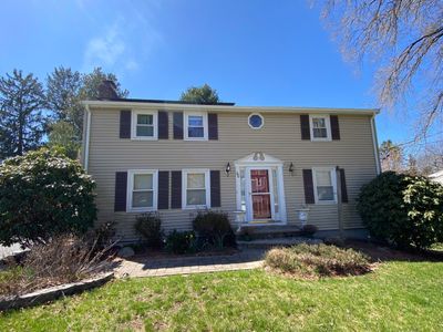 Seamless Aluminum Gutter with Hover Single Screen Continuous Hangers in Franklin, MA