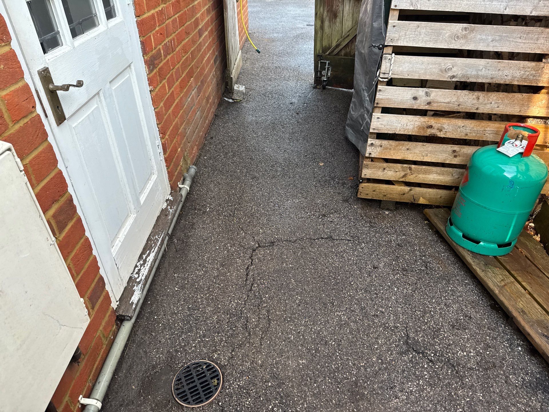 Tarmac Driveway Clean using Flat Surface Cleaner by Ges Exterior Cleaning ltd