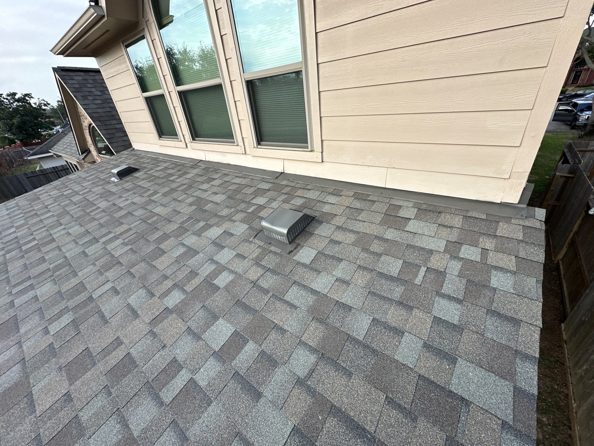 Owens Corning Duration Driftwood by Motion Roofing