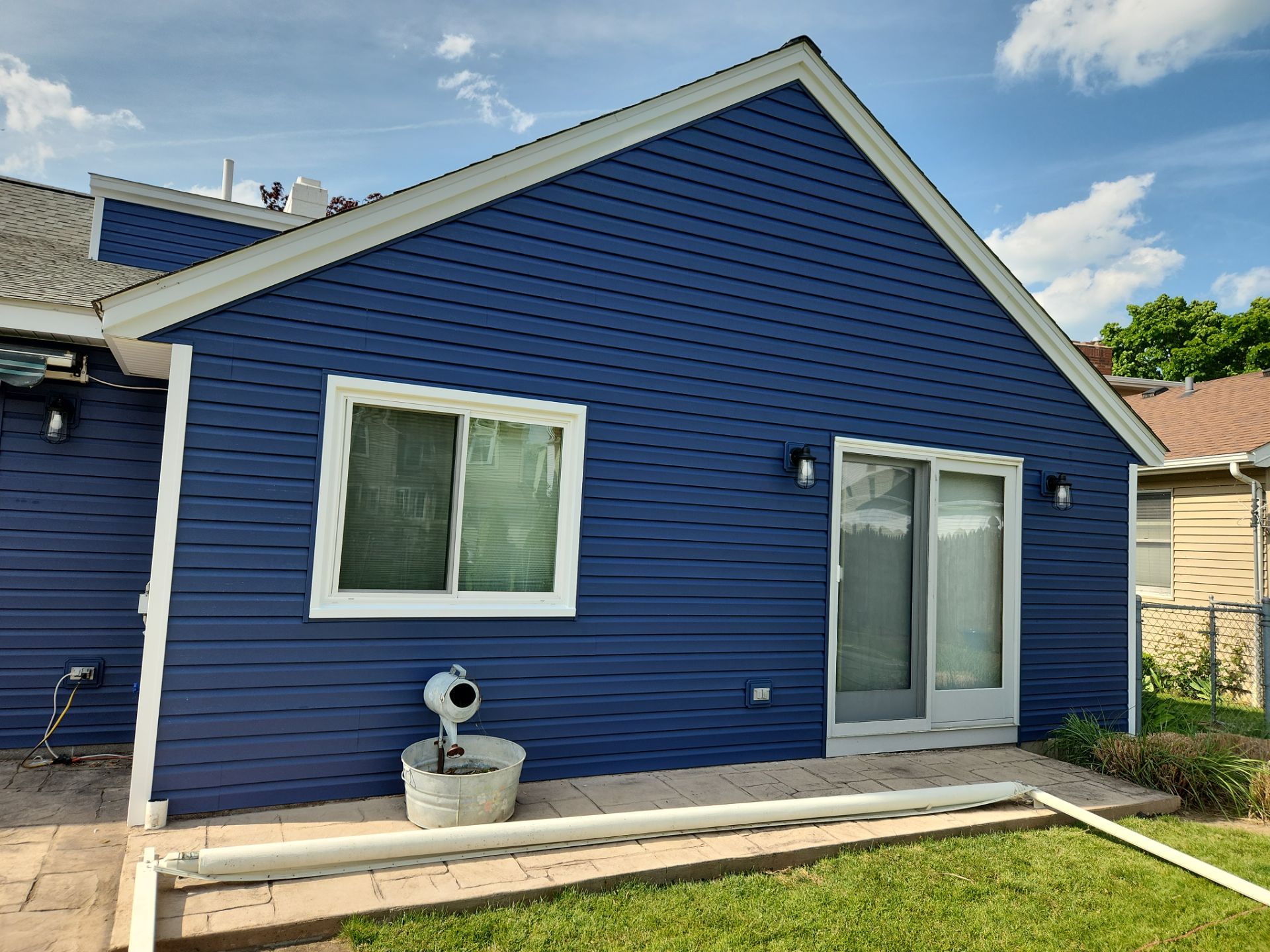 CertainTeed Restoration, Color, Midnight by Eagle Eye Roofing