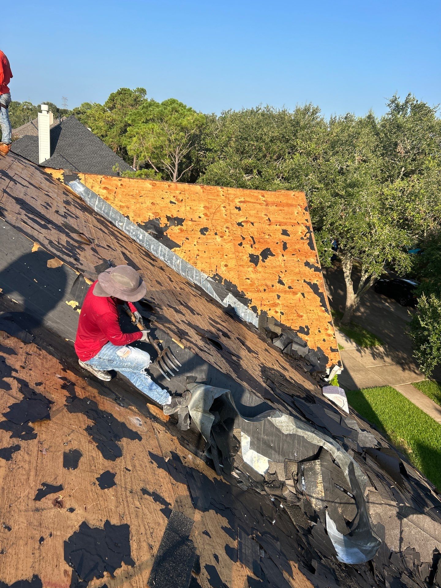 Residential Roofing Installation using Owen's Corning Duration (Lifetime) Shingles by Roof Repair Company