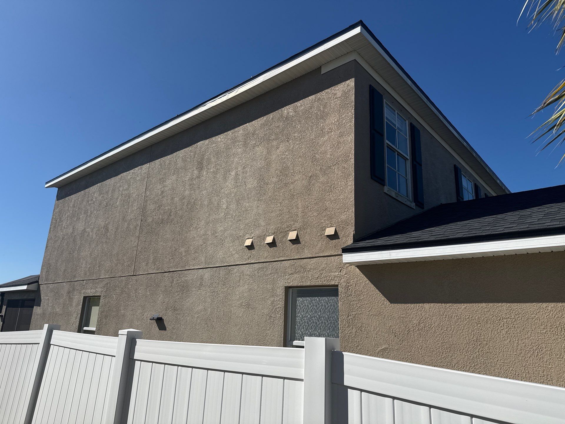 Two-Story House Wash in Crystal Lakes – Palmetto, FL by Sunshine AquaWash