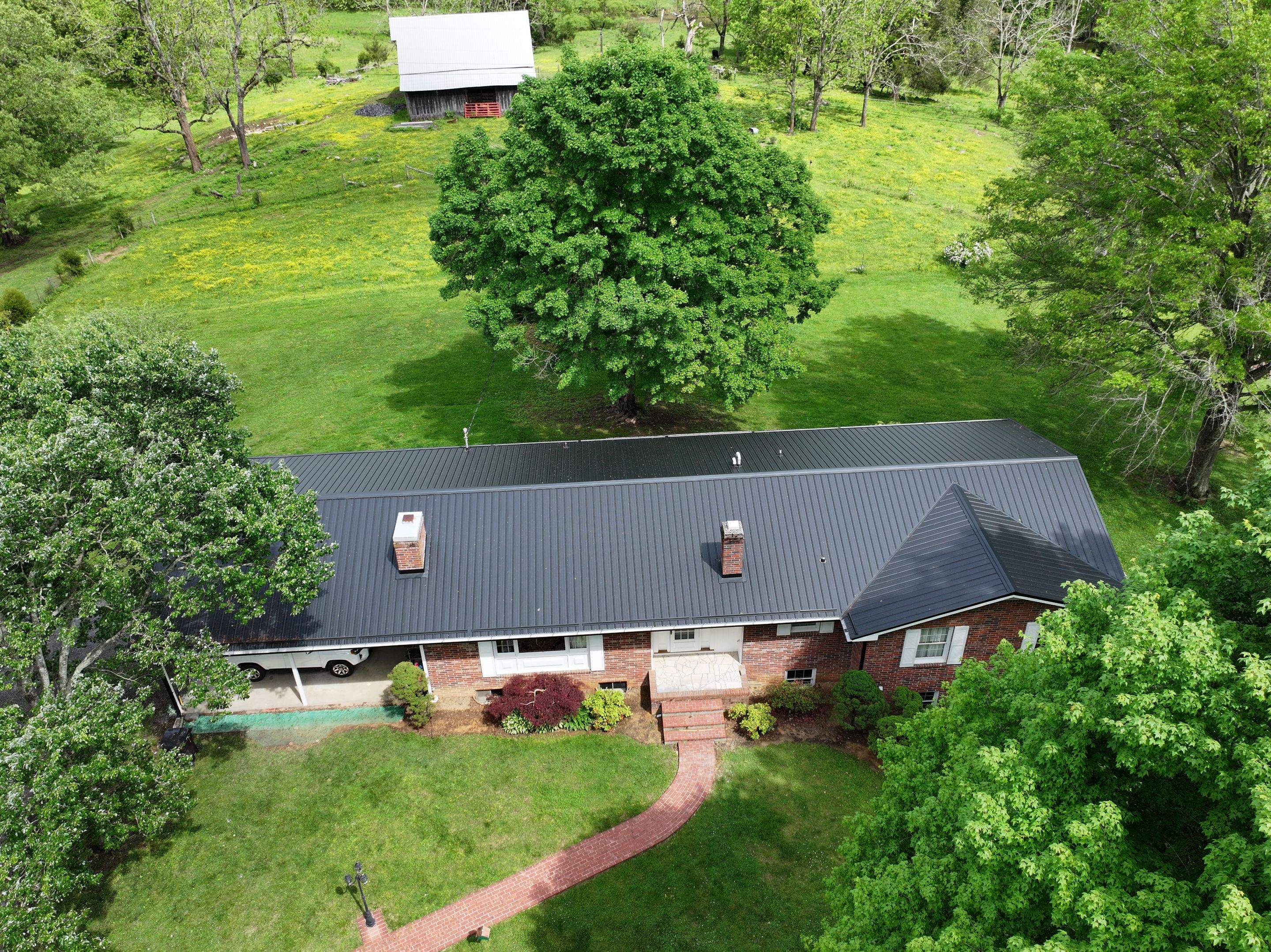 Roles Residence by Omnia Roofing