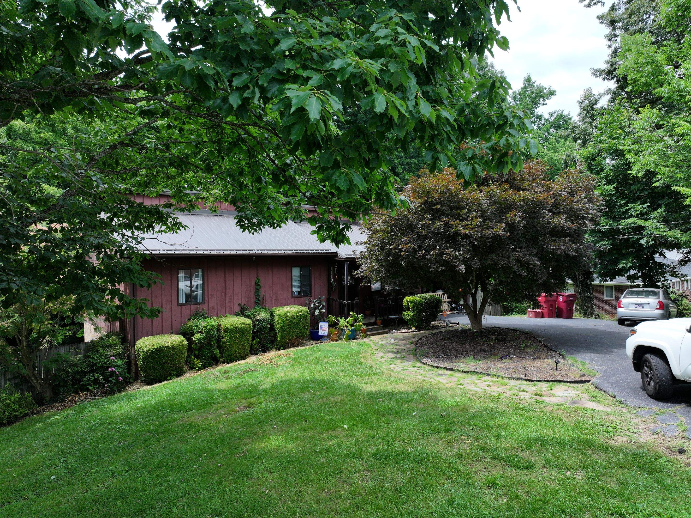 Boggs Residence by Omnia Roofing
