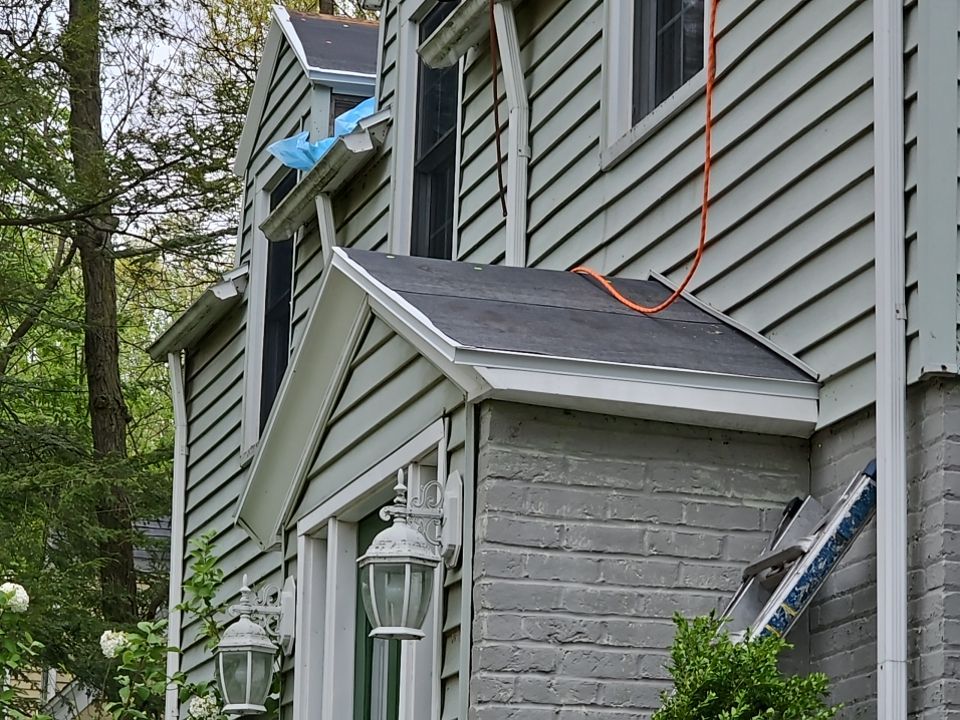 ATLAS PINNACLE COLOR: HEARTHSTONE DRIP EDGE: WHITE by Eagle Eye Roofing