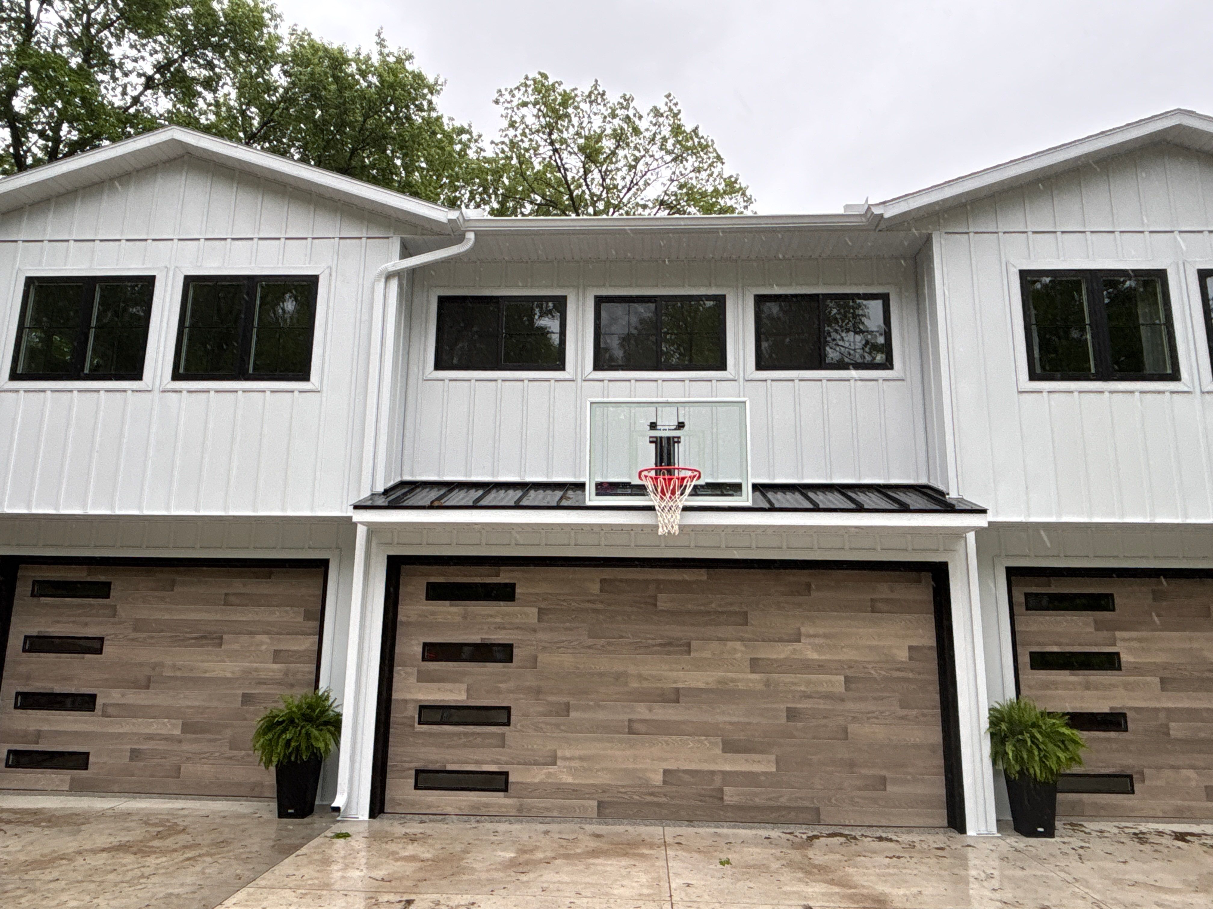6-Inch White Seamless Gutters with Leaf Blaster Pro Gutter Covers – Cold Spring, MN by Next Level Seamless Gutters / Exteriors Inc.