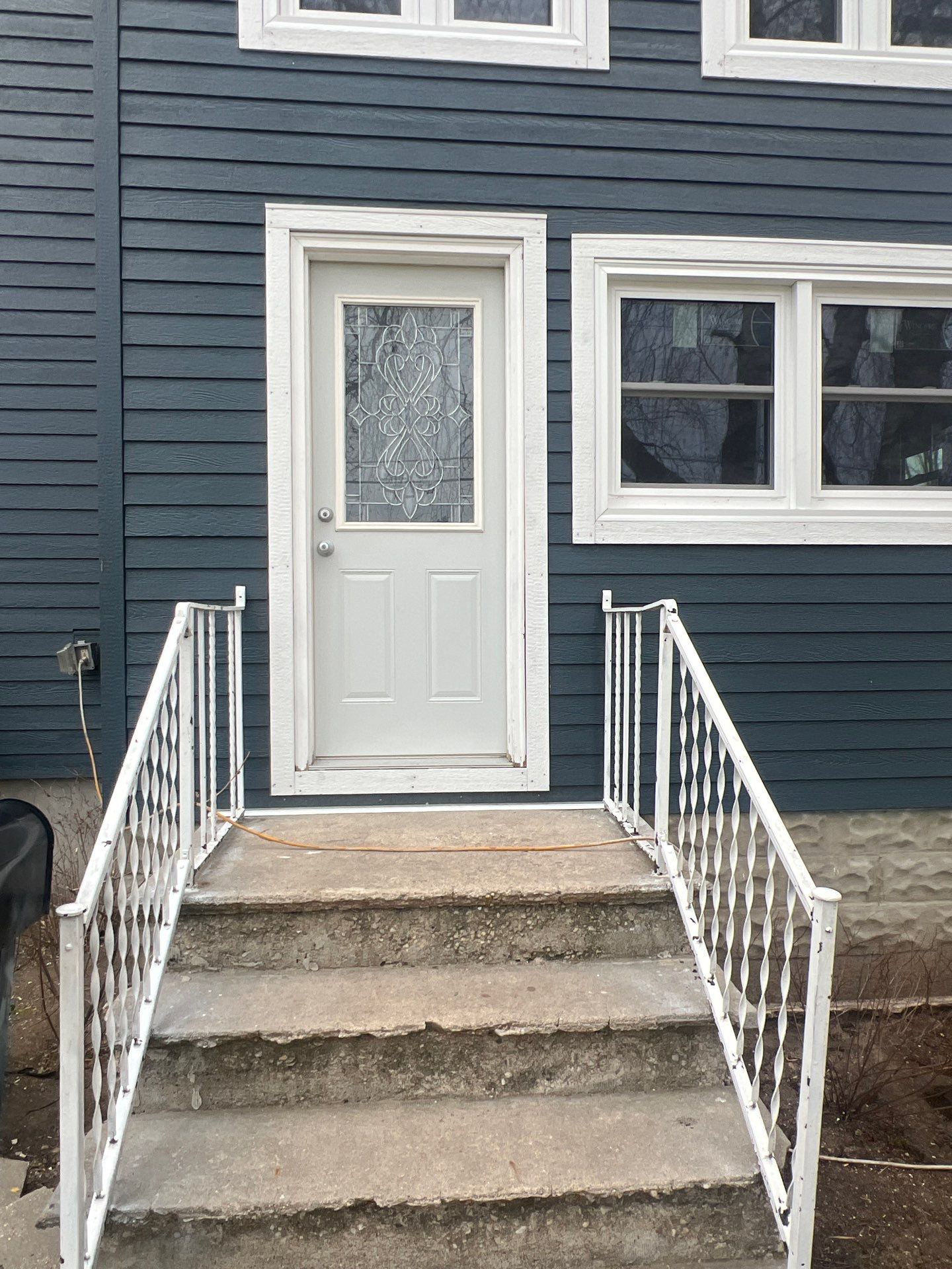 TAMMY'S DREAM HOME FIX UP!  by Gellings Roofing & Siding