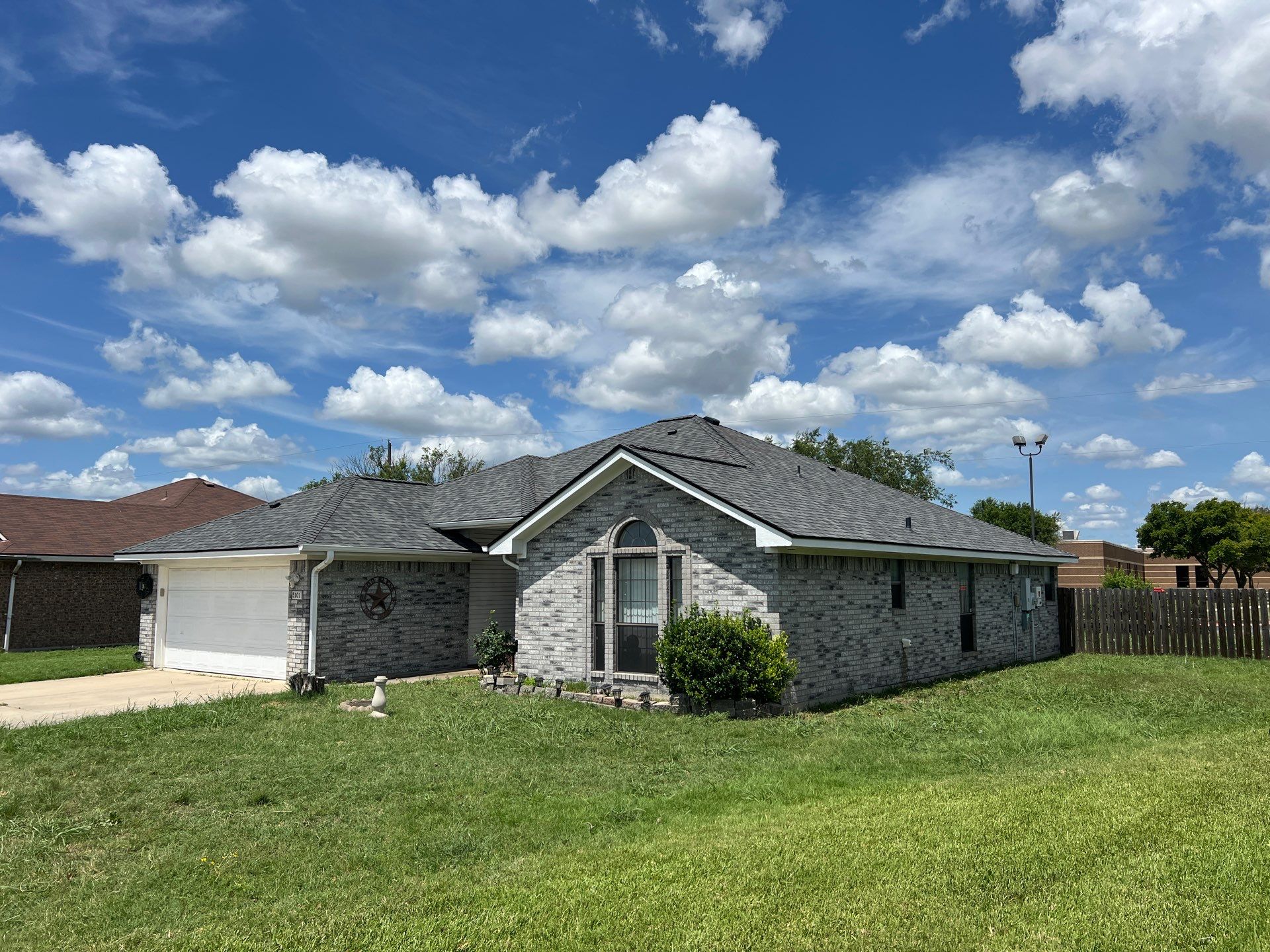 Estate Gray - Owens Corning TruDefinition Duration by RoofsOnly.com