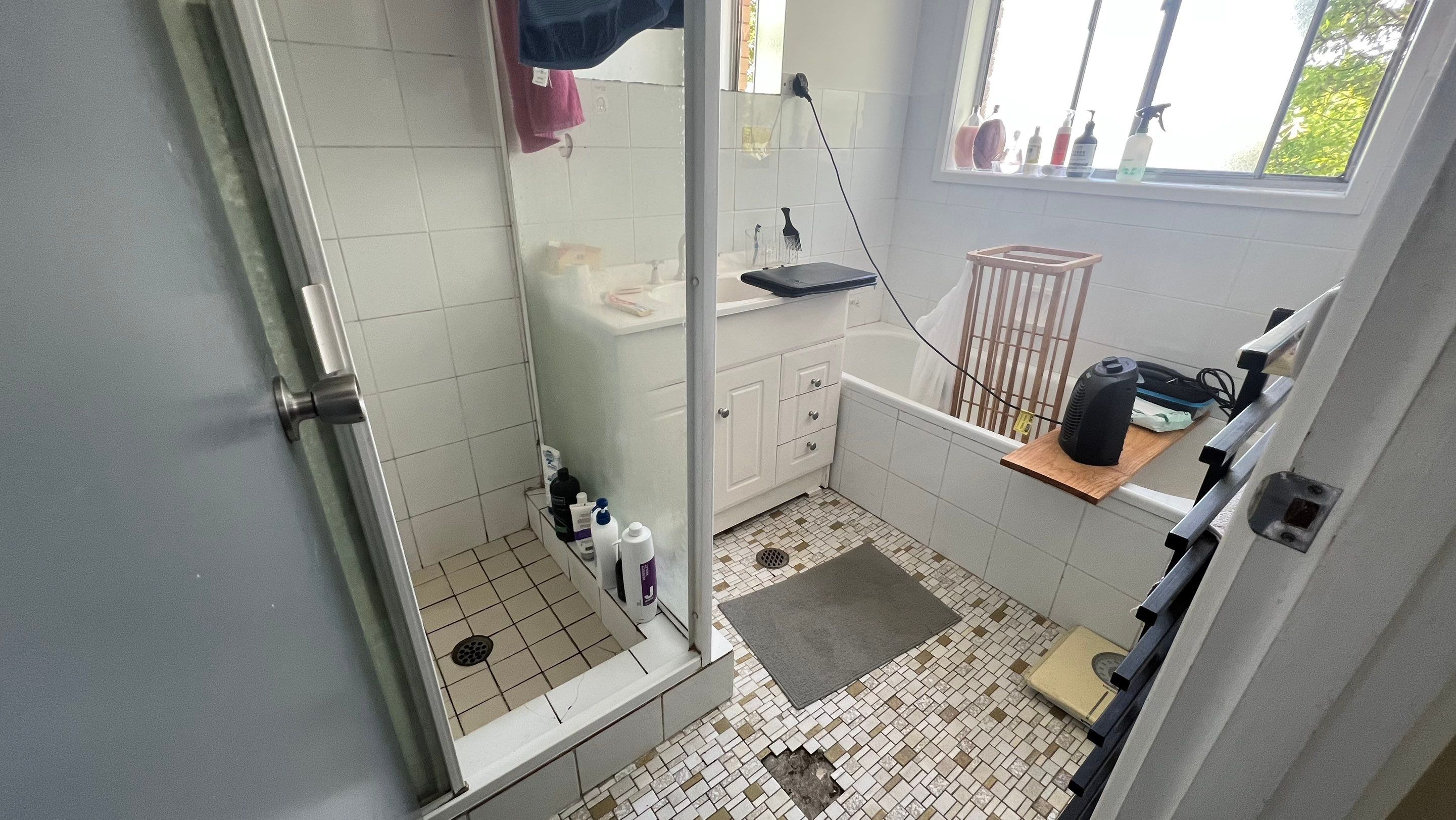 Bathroom & Toilet Renovation by Re-seal Bathrooms