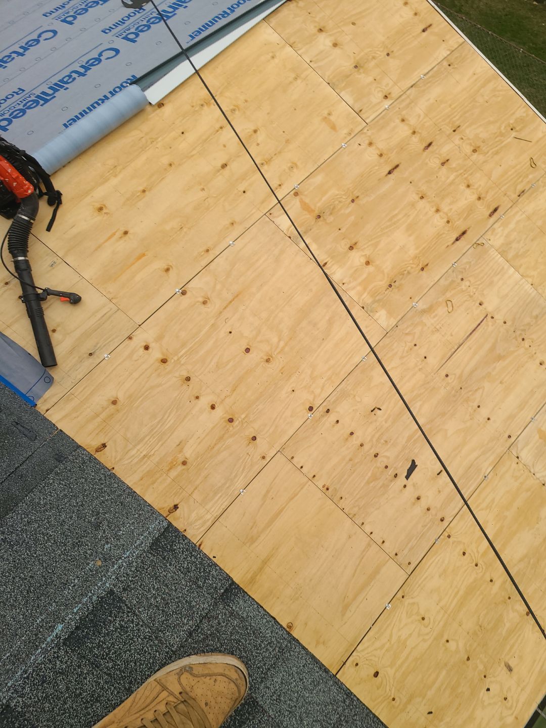 West Springfield: Residential Roof Replacement with CertainTeed Landmark in Colonial Slate by RM Banning, Inc.