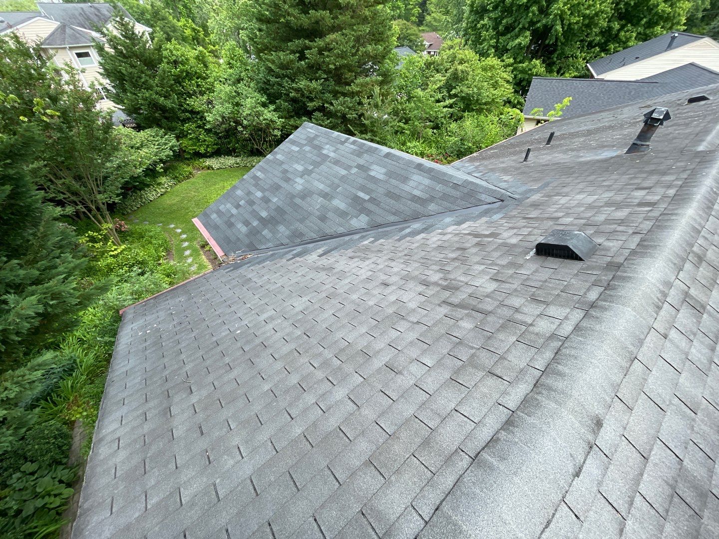 McLean: CertainTeed Landmark Designer Shingles in Charcoal Black by RM Banning, Inc.