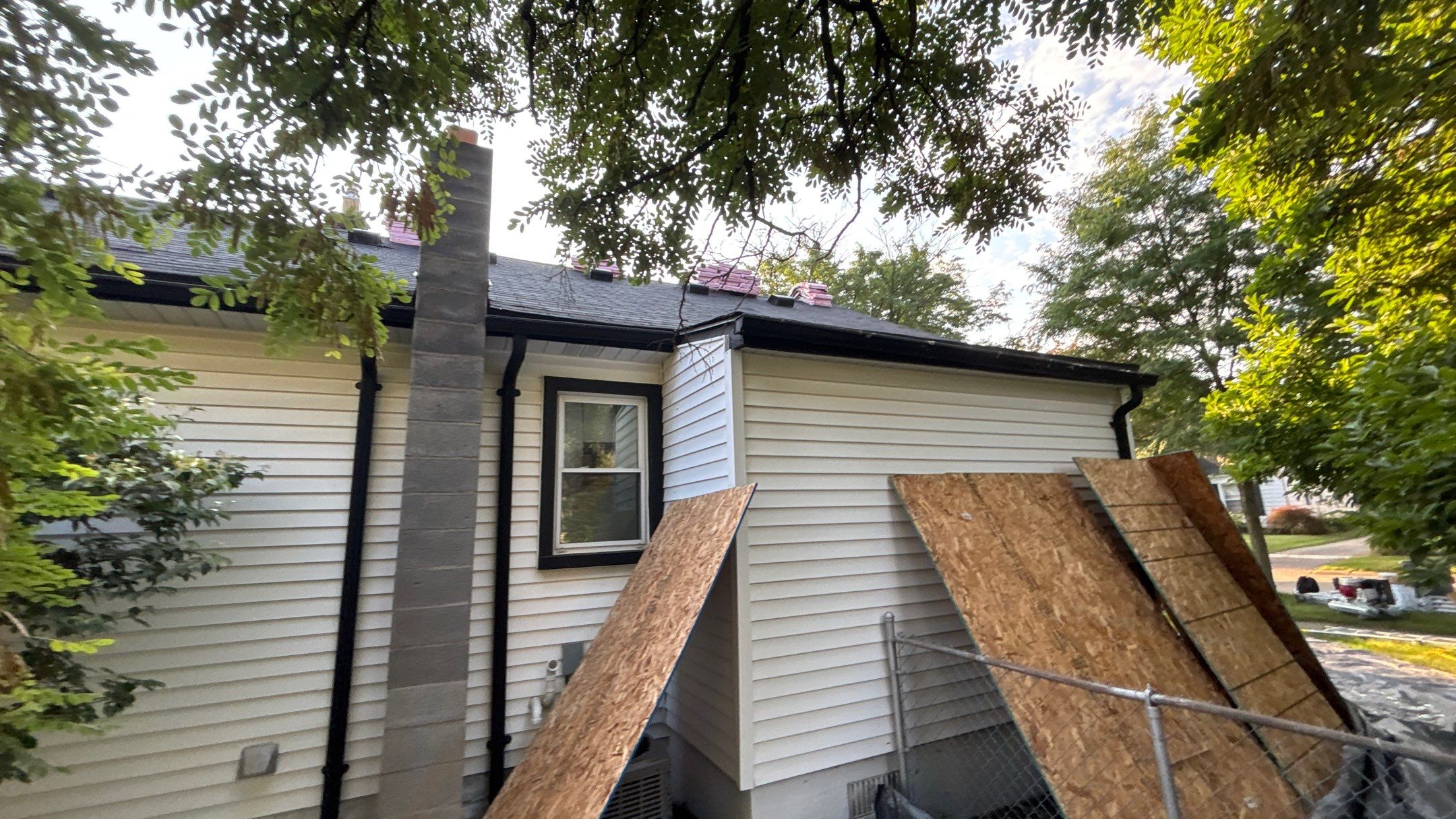 Roof Replacement using Owens Corning Onyx Black by 180 Contractors