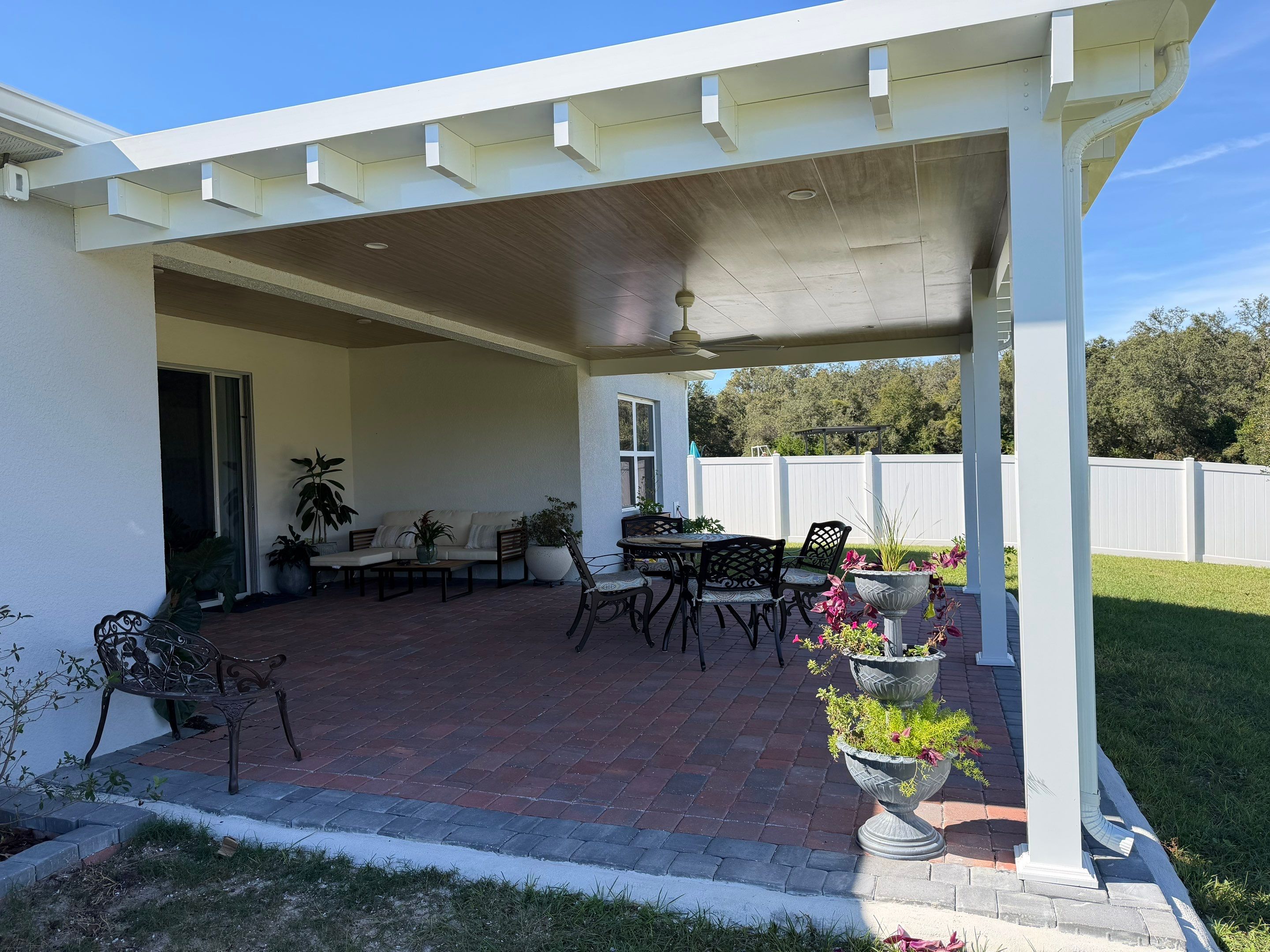 The Warmth of Wood, The Strength of Aluminum: Apopka Custom Patio by Orlando pergolas 