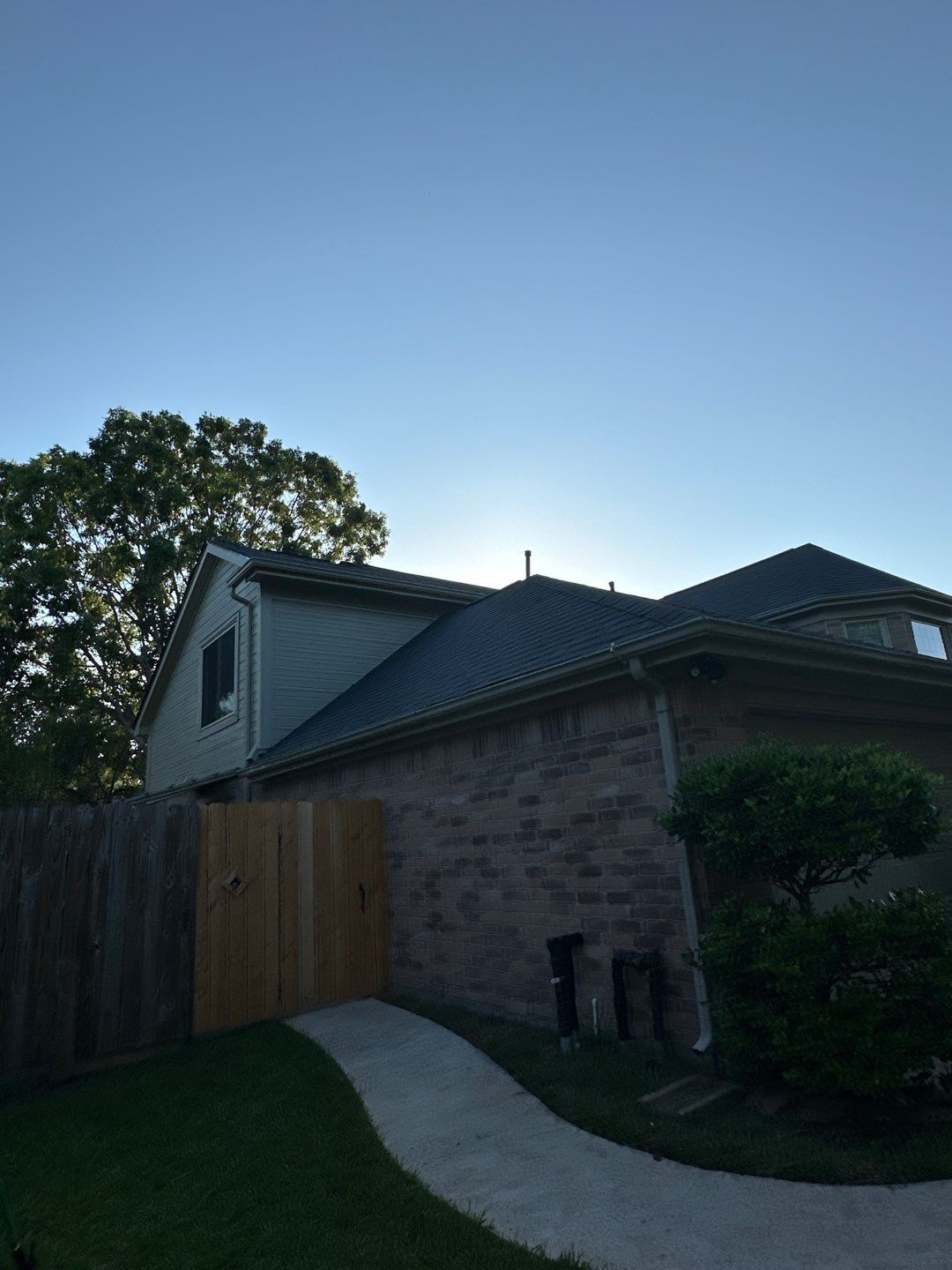 Residential Roofing Installation using Owen's Corning Duration (Lifetime) Shingles by Roof Repair Company
