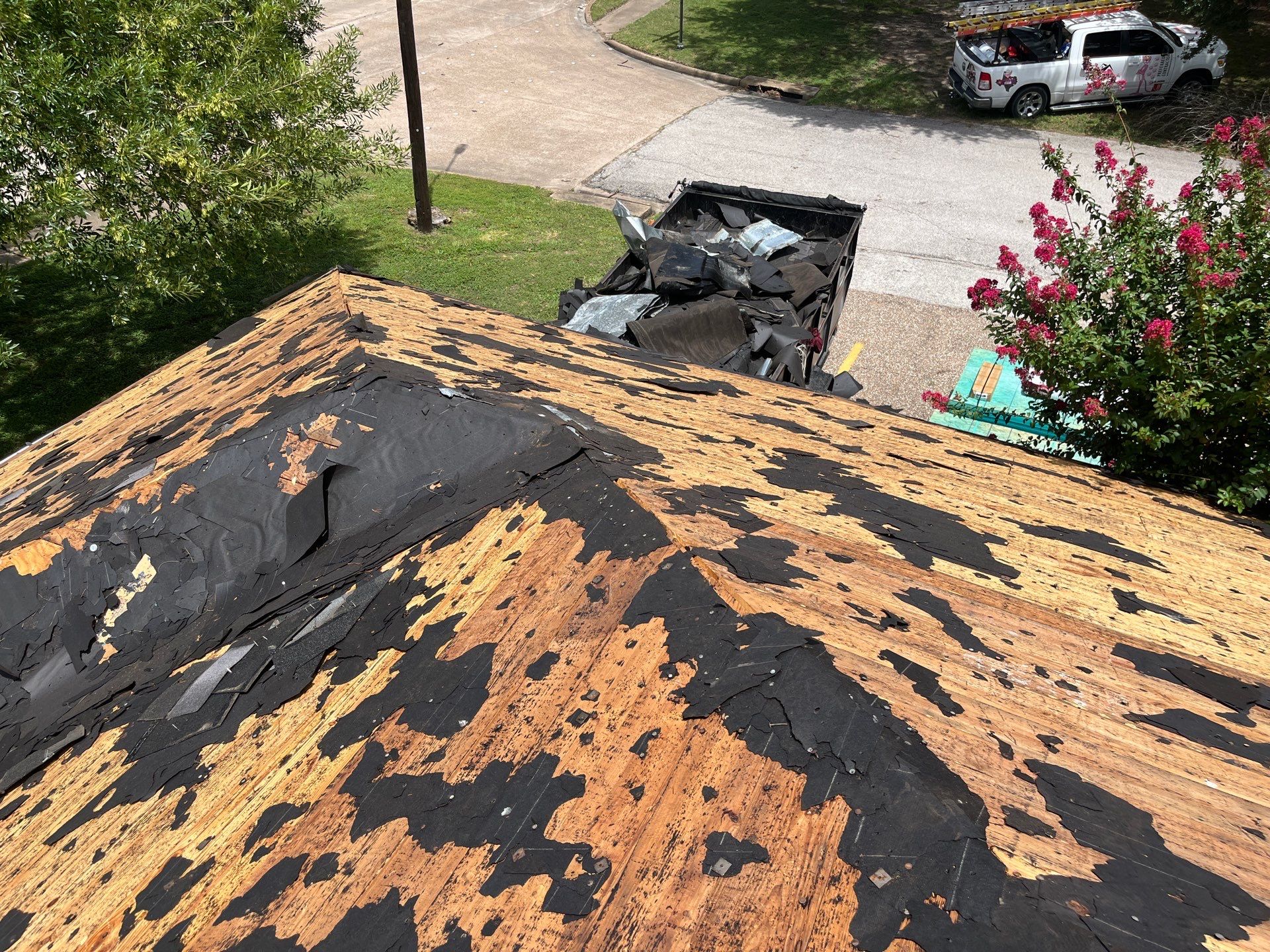 Residential Roofing Installation using Owen's Corning Duration (Lifetime) Shingles by Roof Repair Company