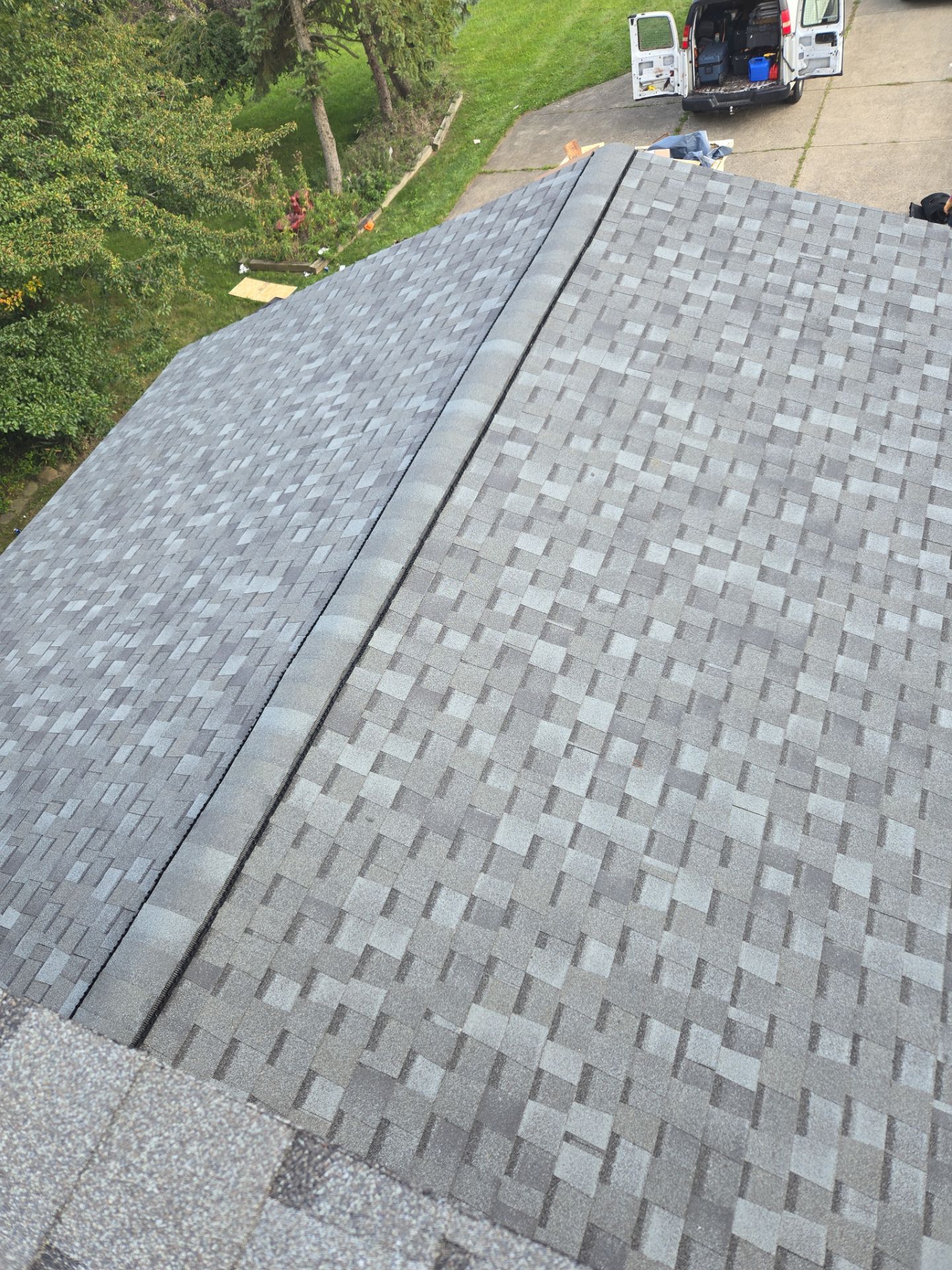 Atlas Pinnacle, Color, Coastal Granite, Drip Edge, Tuxedo Gray by Eagle Eye Roofing