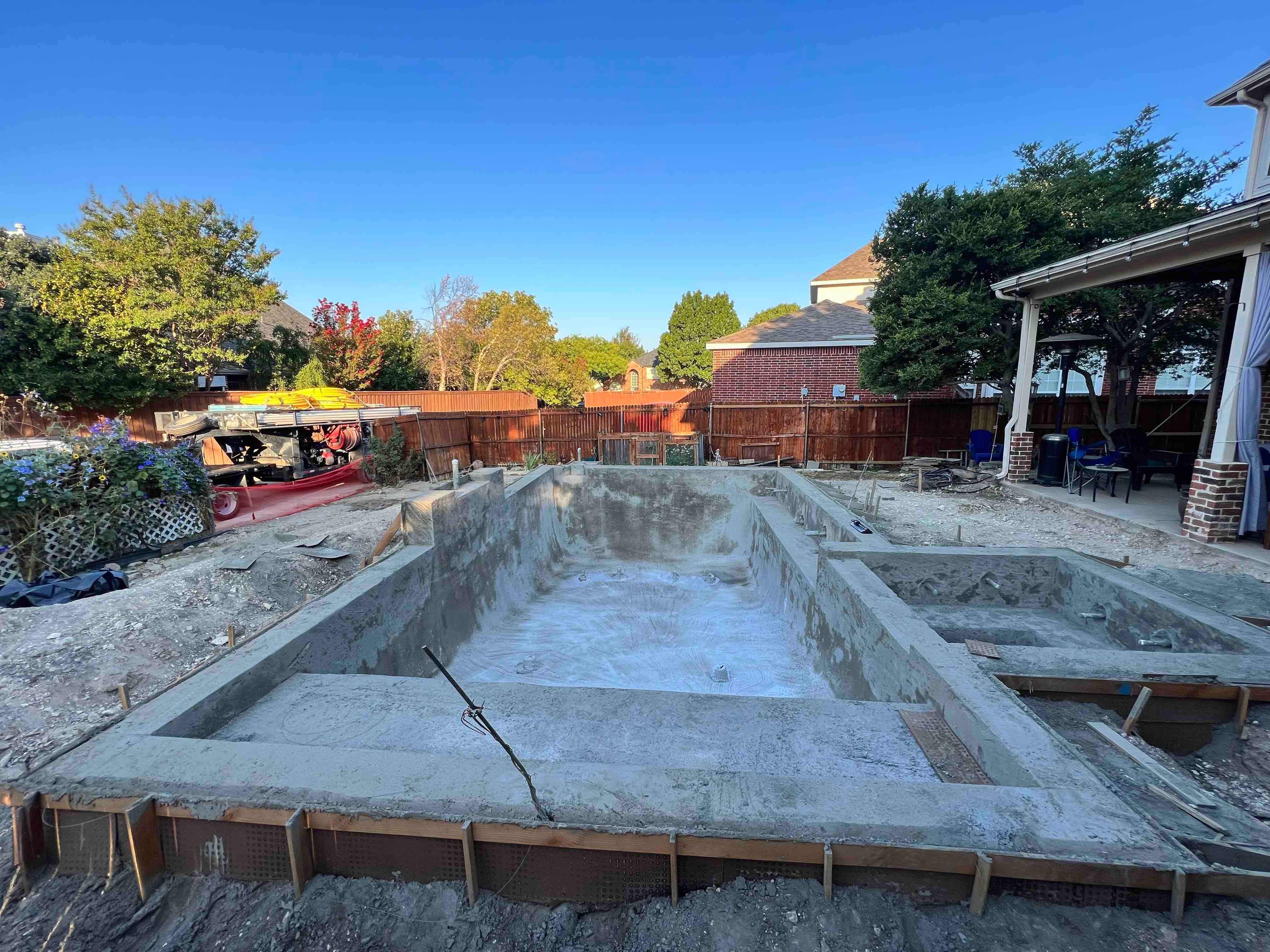 Geometric Pool with Raised Spa by Pinnacle Pools and Spas - DFW