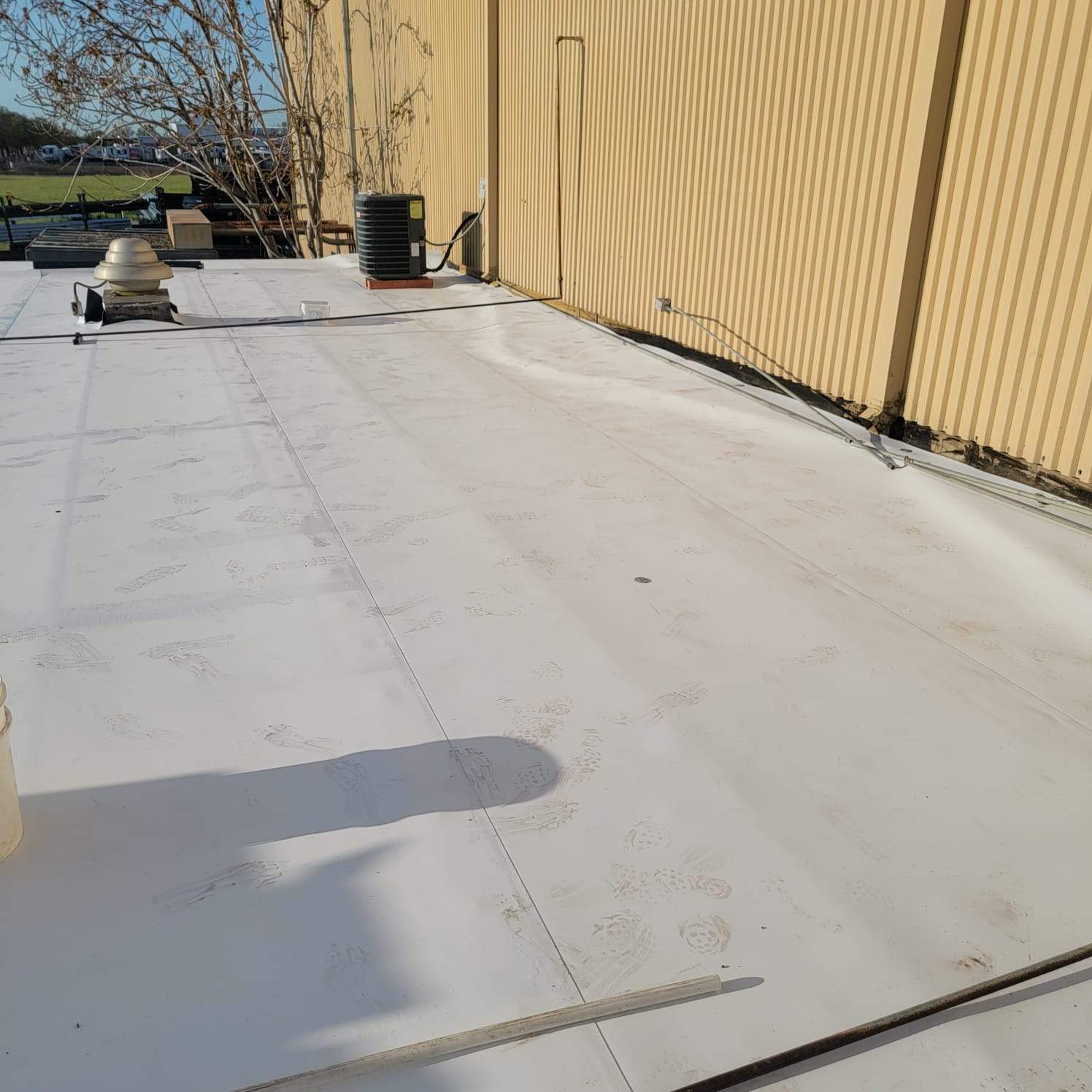 TPO single-ply roofing system using GAF by Straight Edge Roofing Inc