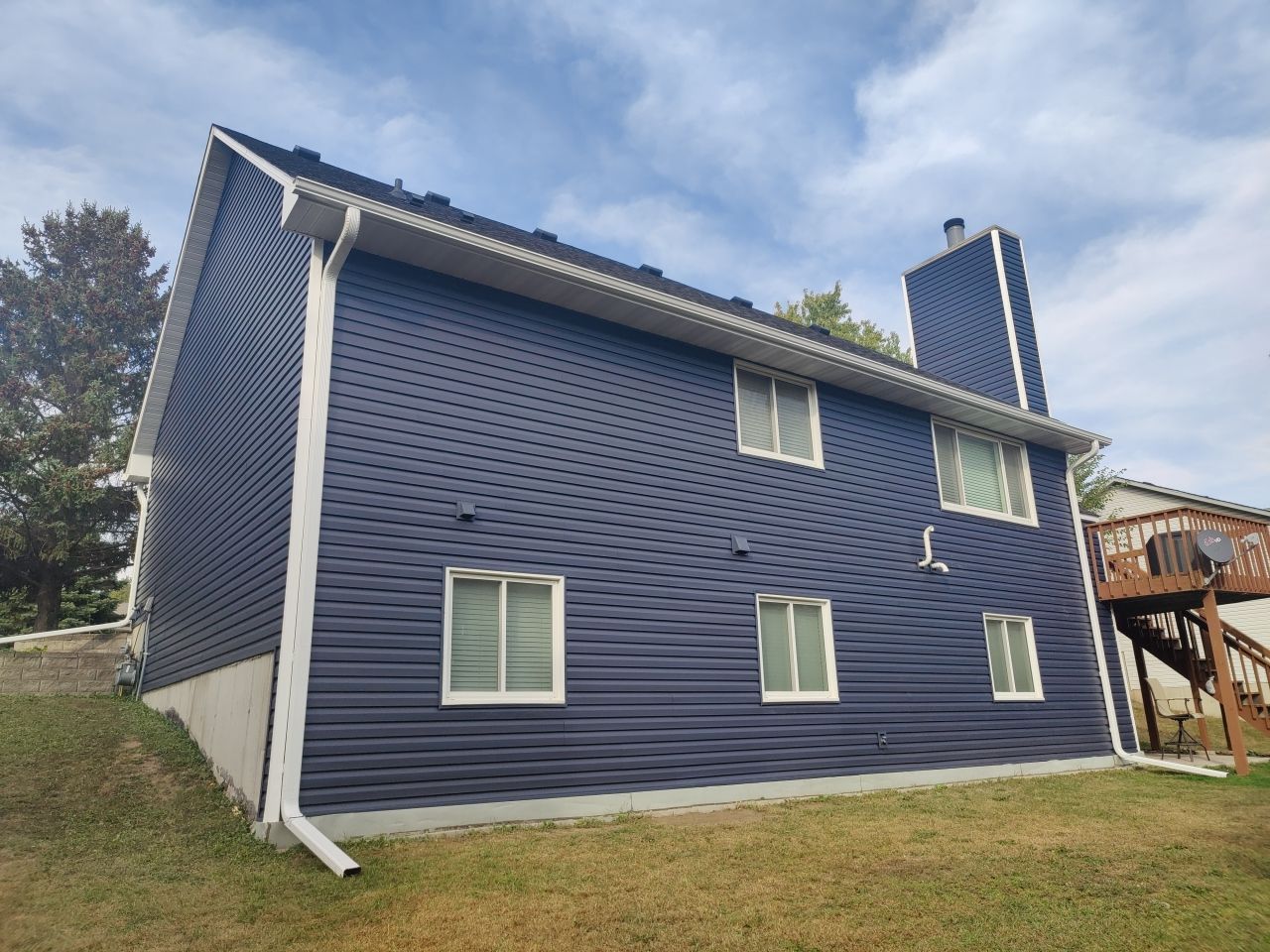 5" Gutters in Woodbury by Next Level Seamless Gutters / Exteriors Inc.