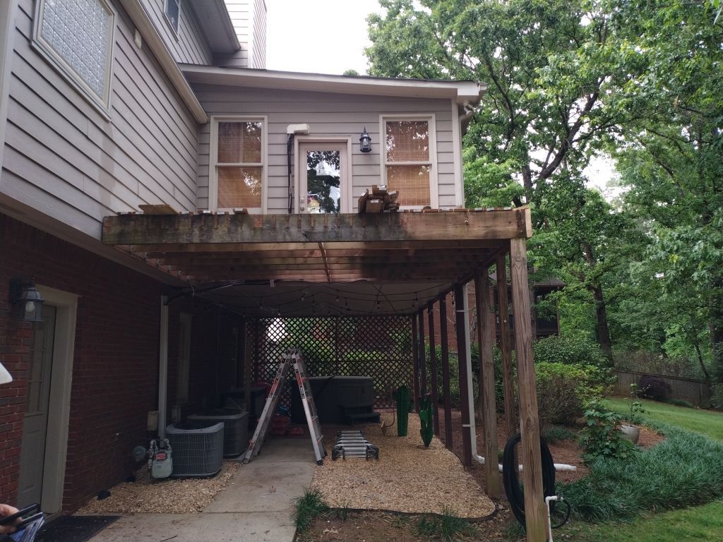 South Trace - Deck Installation  by Pillar and Pine