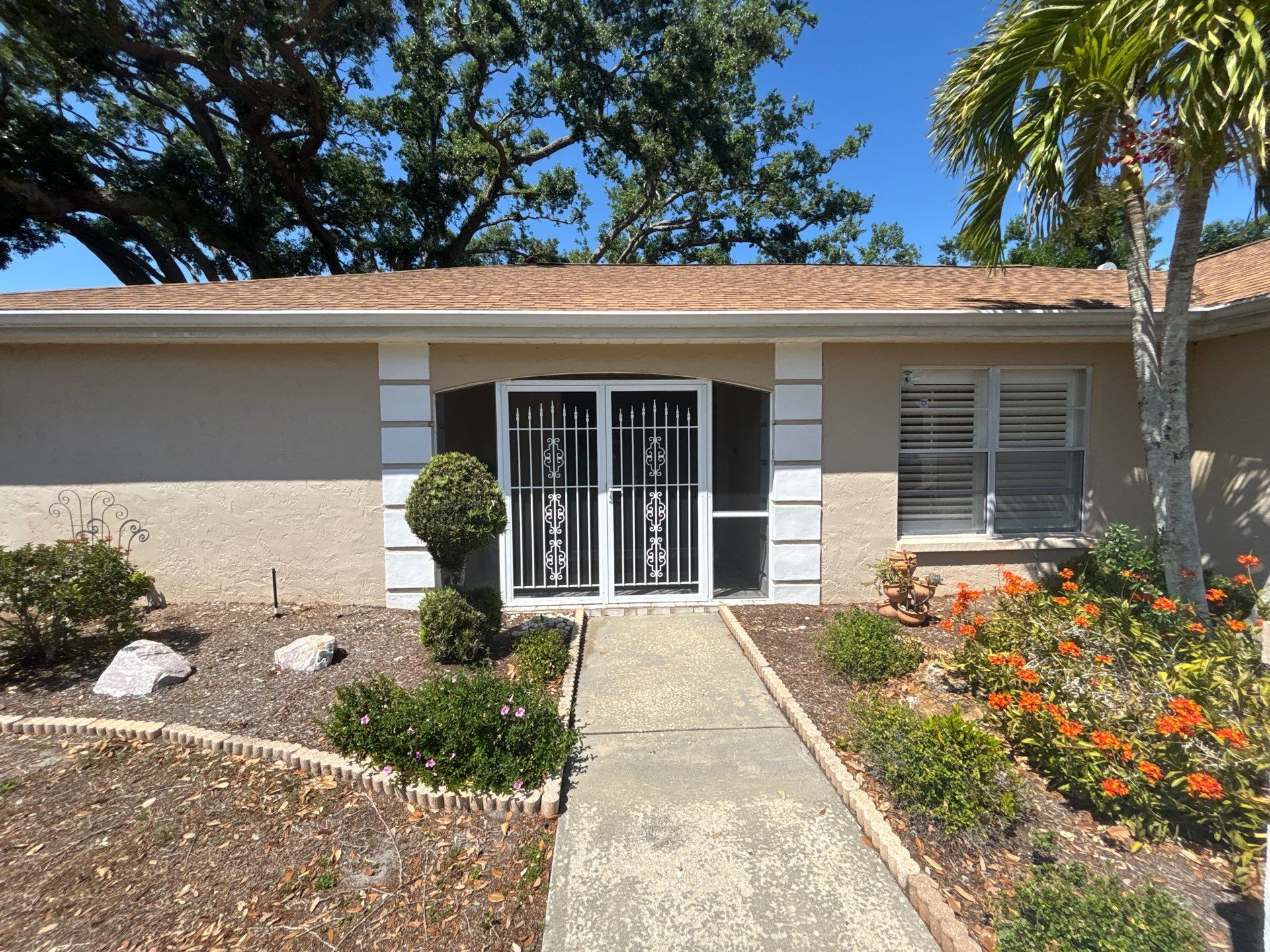 Aluminum Seamless Gutters in Sarasota FL by Gutter Professors