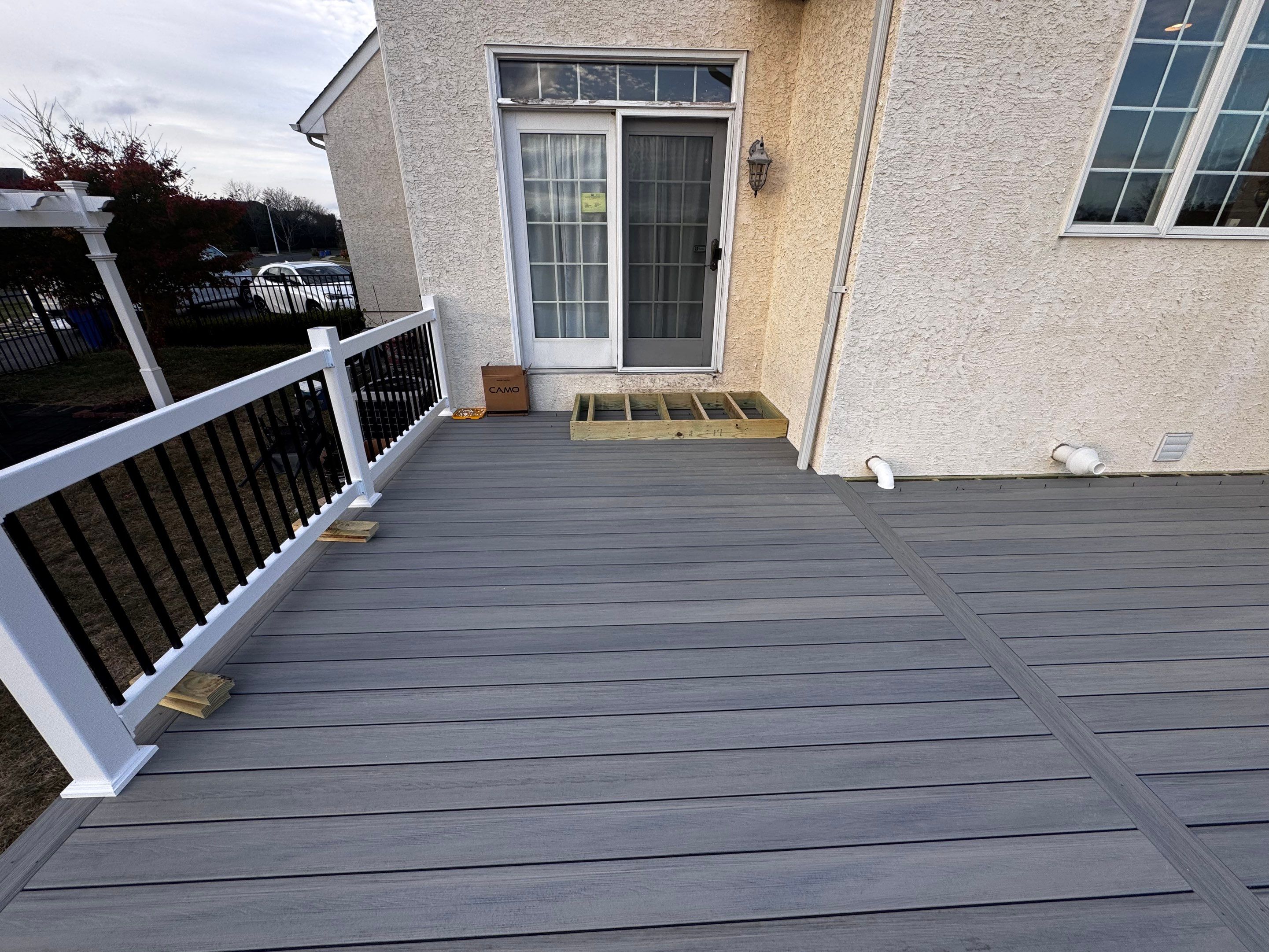 New Deck using Deckorators Venture - Color Saltwater by deck guardian