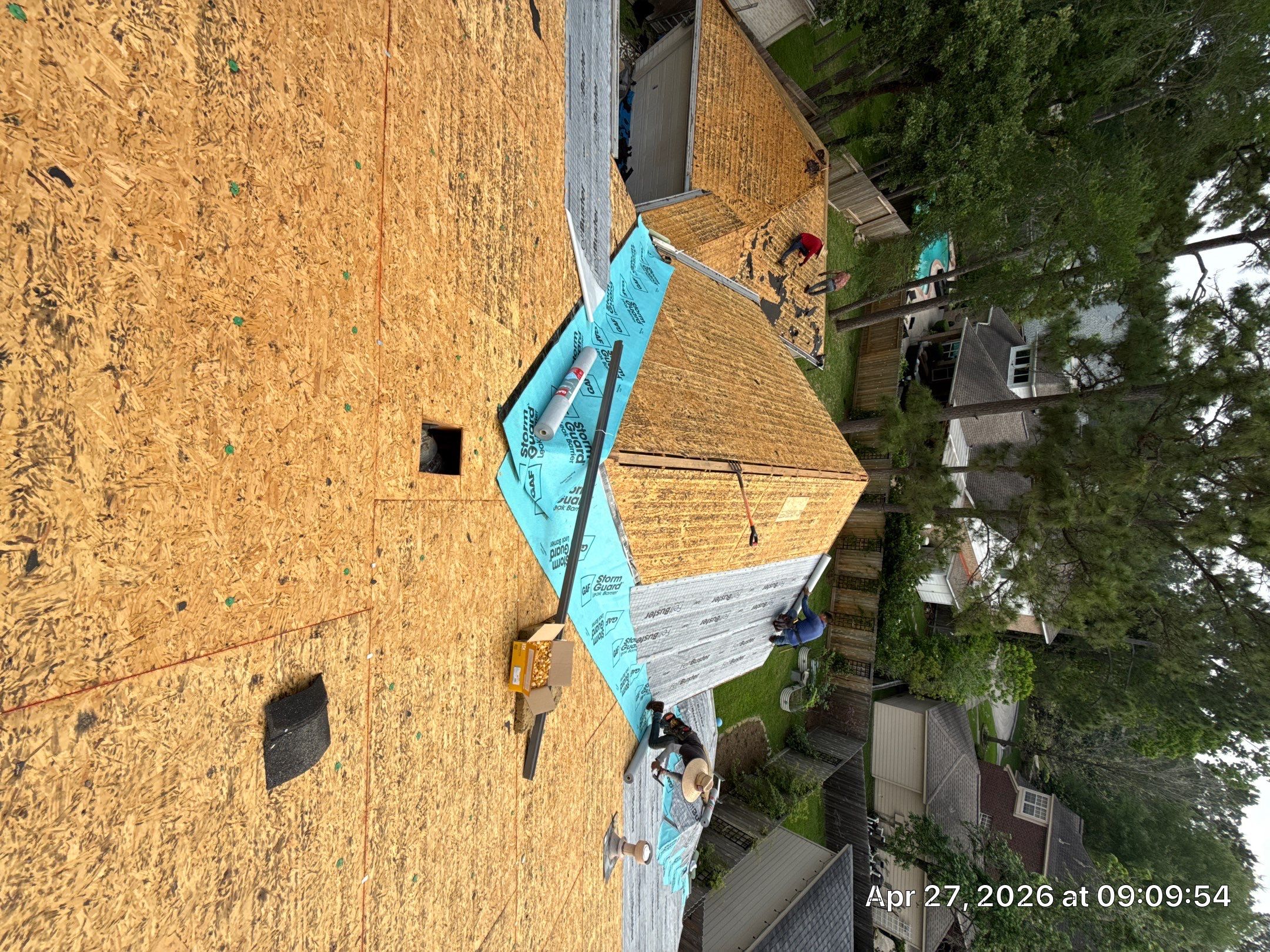 GAF HDZ - Weathered Wood by Elite Roofing LLC