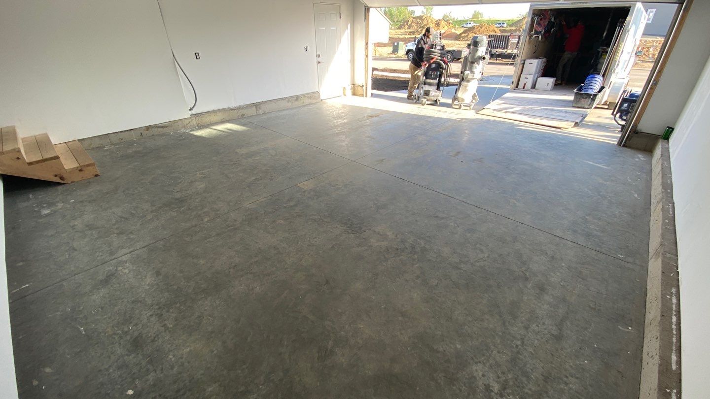 Garage using Smoke by Select Painting, Coatings & Garage Cabinets