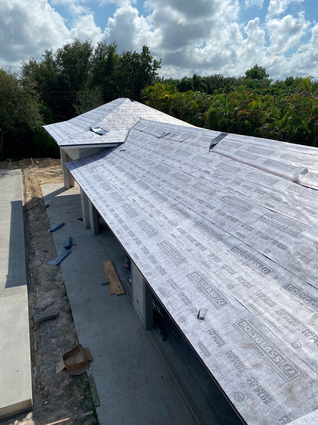Crown Windsor Slate - Charcoal Black Color by Istueta Roofing