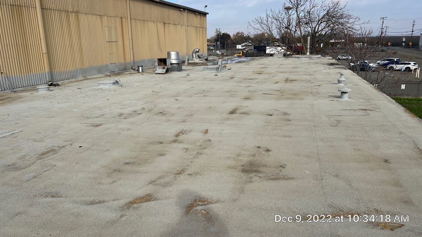 TPO single-ply roofing system using GAF by Straight Edge Roofing Inc