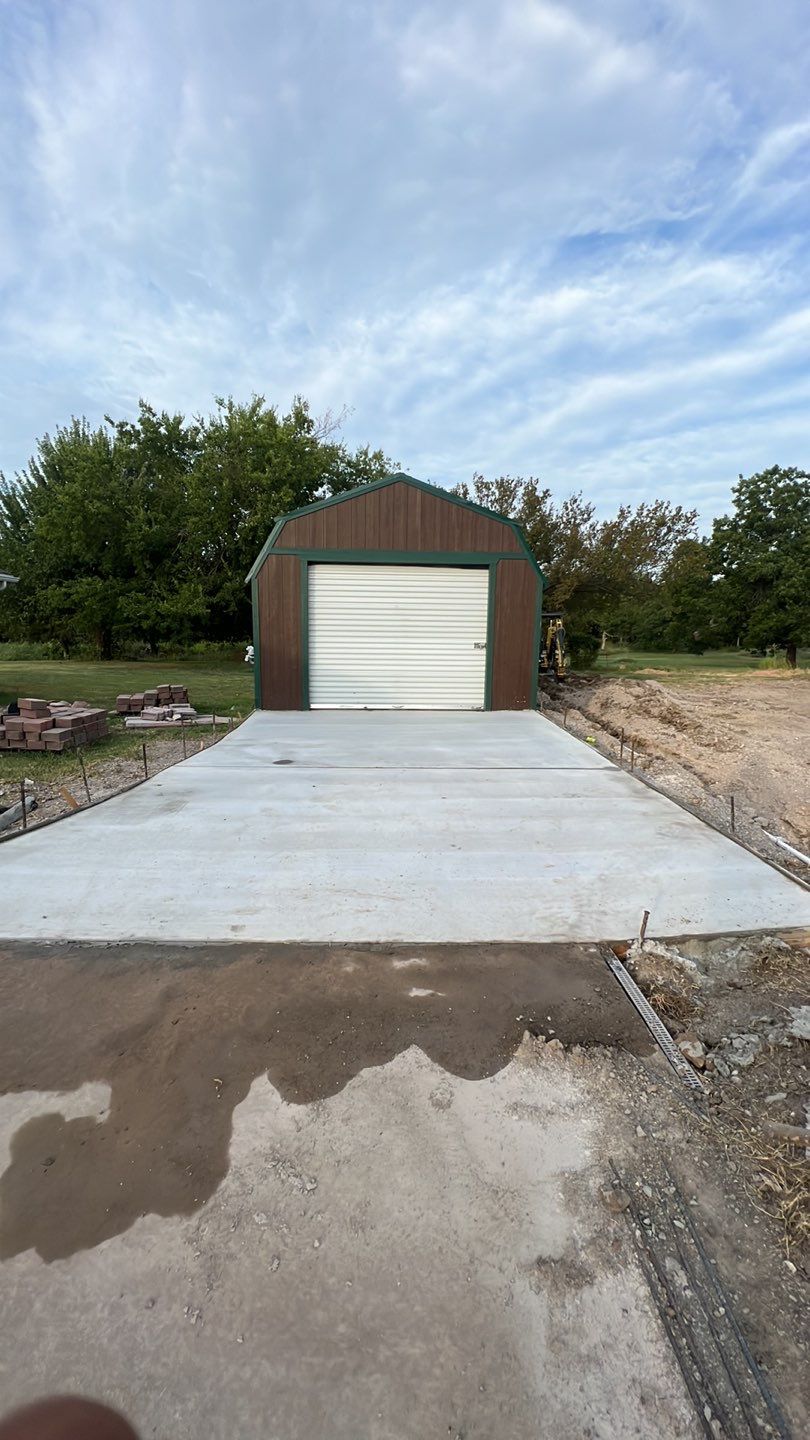 1000' Drive and Patio using Concrete by Clays Services Inc
