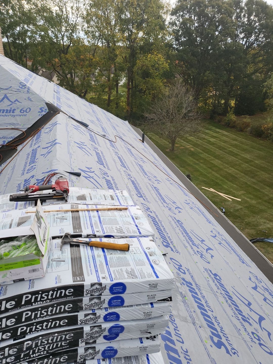 ATLAS PINNACLE COLOR: BLACK SHADOW, DRIP EDGE: BLACK by Eagle Eye Roofing