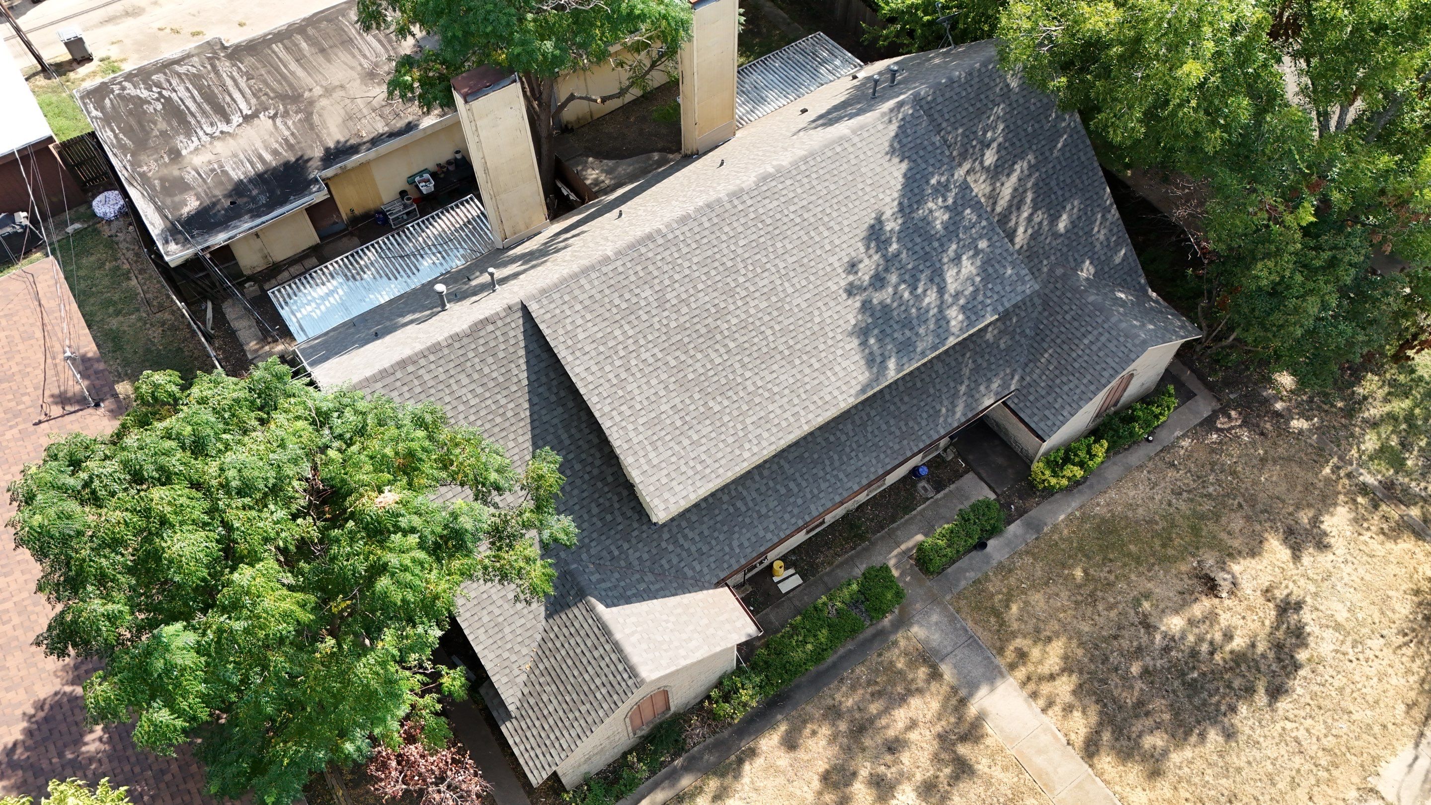 Project in Dallas by Armor Roofing | Exteriors