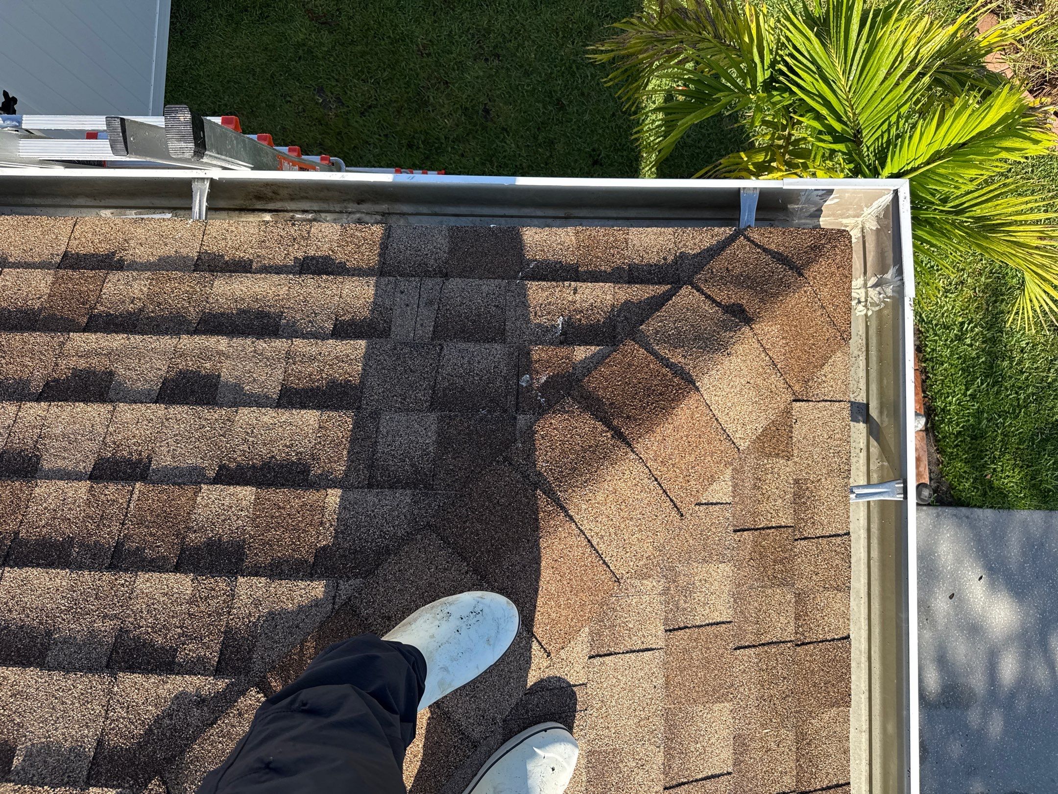 Gutter Cleaning Project – Oakley Place Community, Ellenton, FL by Sunshine AquaWash
