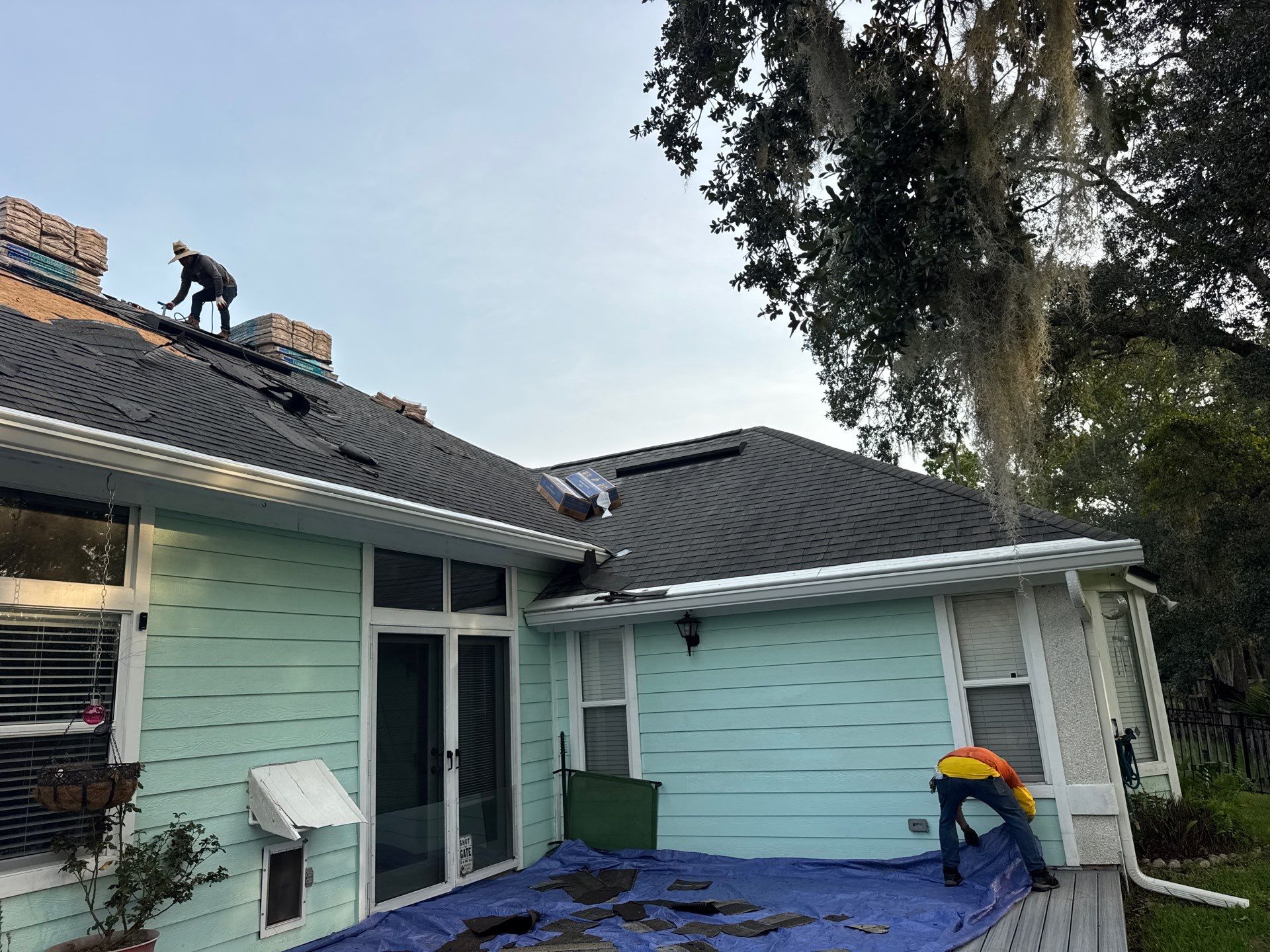 Gray Architectural Shingle Roof Replacement for Orange Park Residence by Avenue Roofing