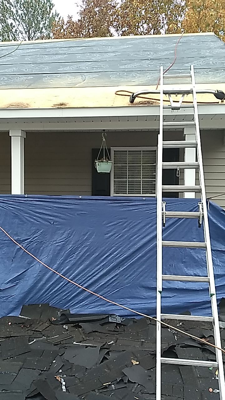 Residential Roofing Installation using Owens Corning Oakridge- Williamsburg Gray by Indigo State Roofing