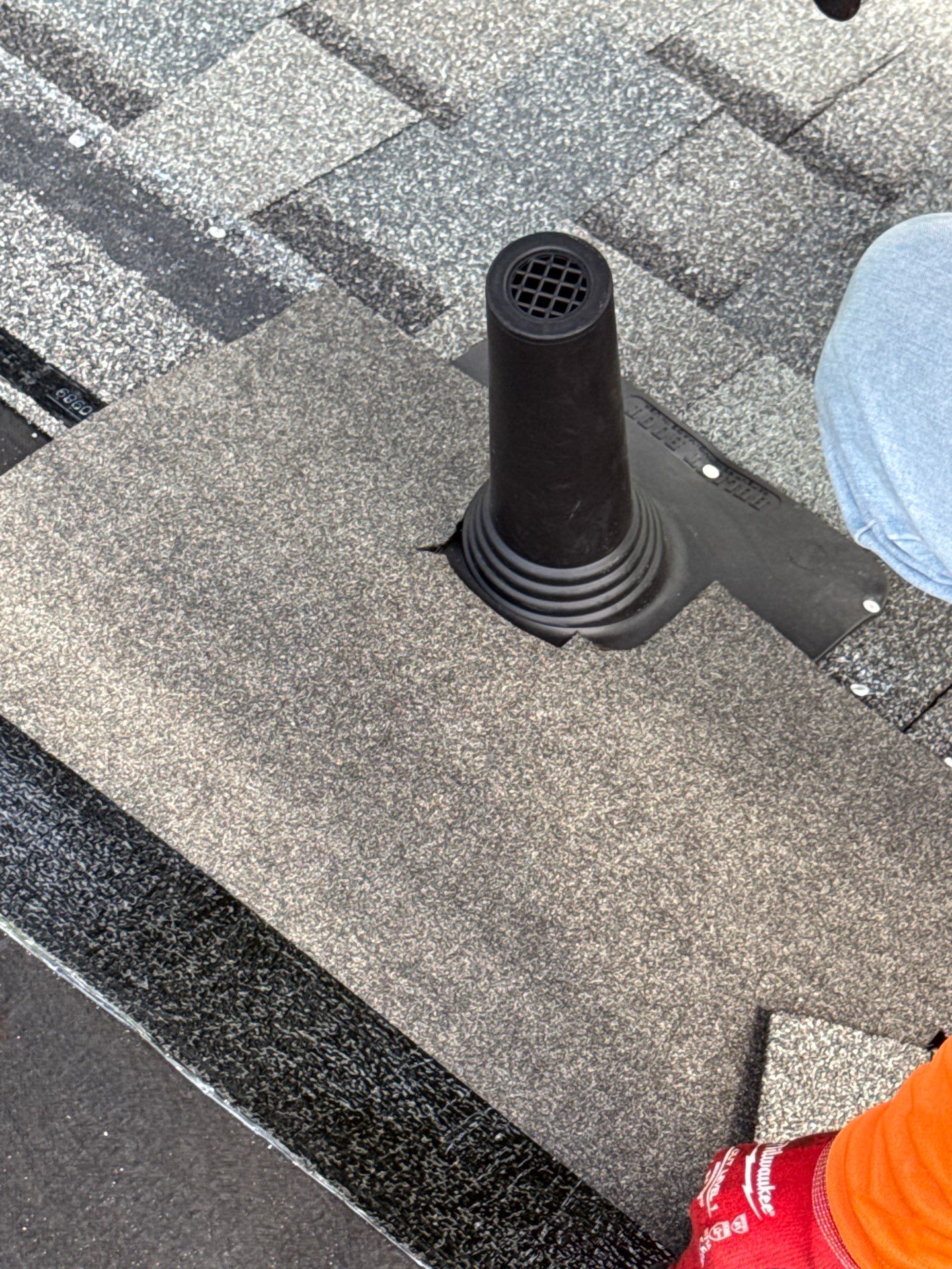 Roof Replacement louise by Roof Repair Company