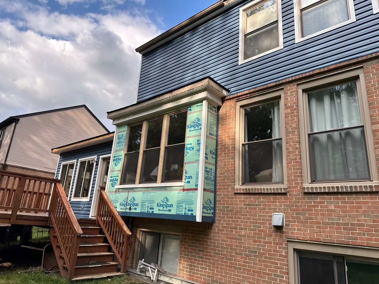 Siding Replacement using Alside Charter Oak D4.5" by 180 Contractors