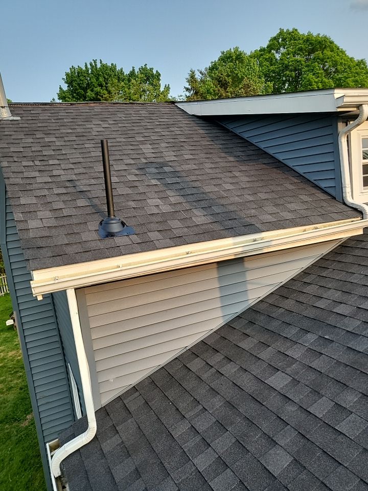 ATLAS PINNACLE COLOR: PRISTINE BLACK by Eagle Eye Roofing